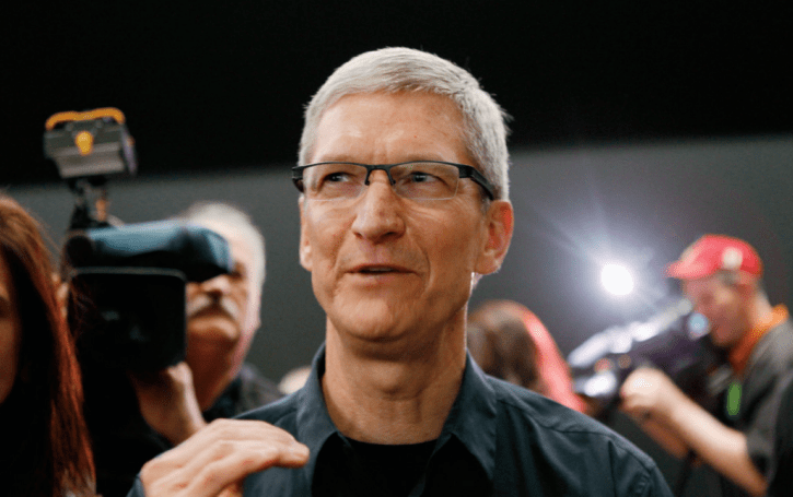 Apple CEO Tim Cook challenges college graduates to make a difference