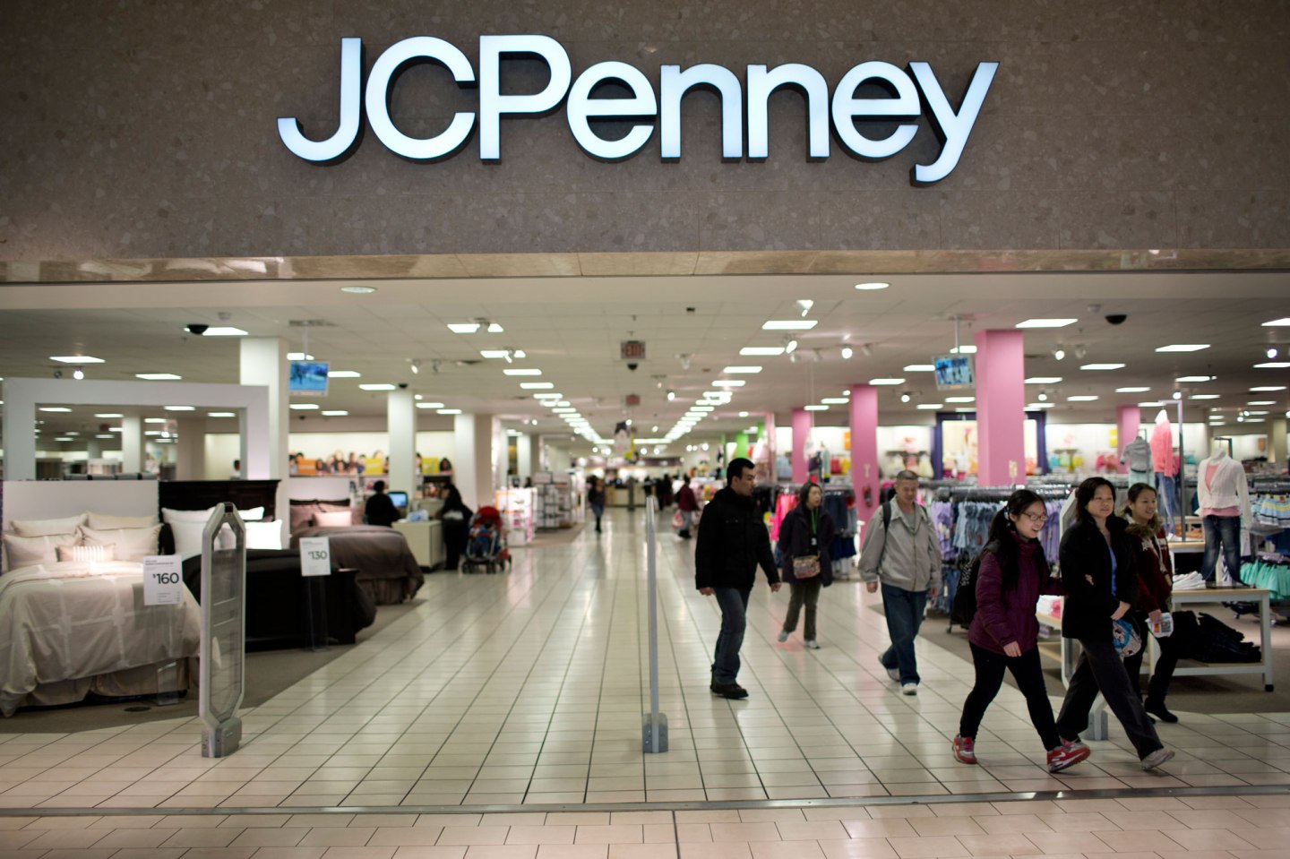 Inside J.C. Penney Ahead Of Earns & Consumer Confidence Figures