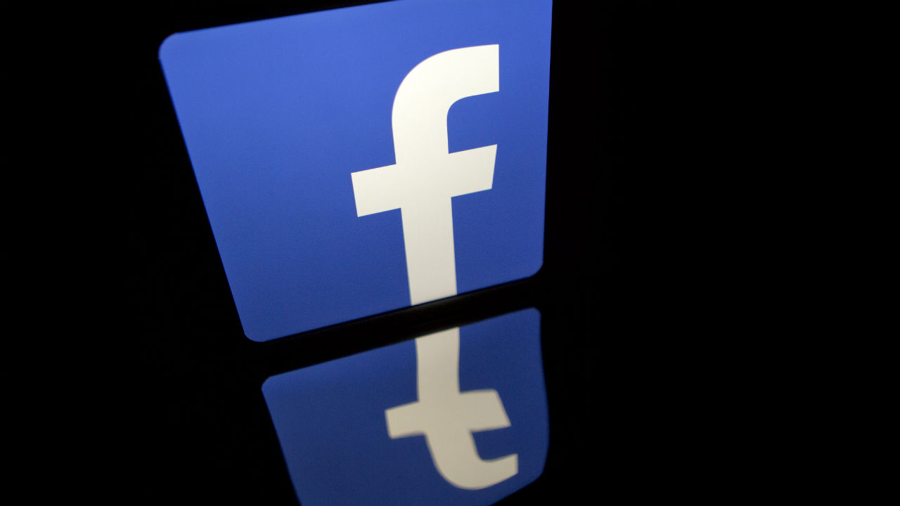 Facebook users dial 911 over social network outage