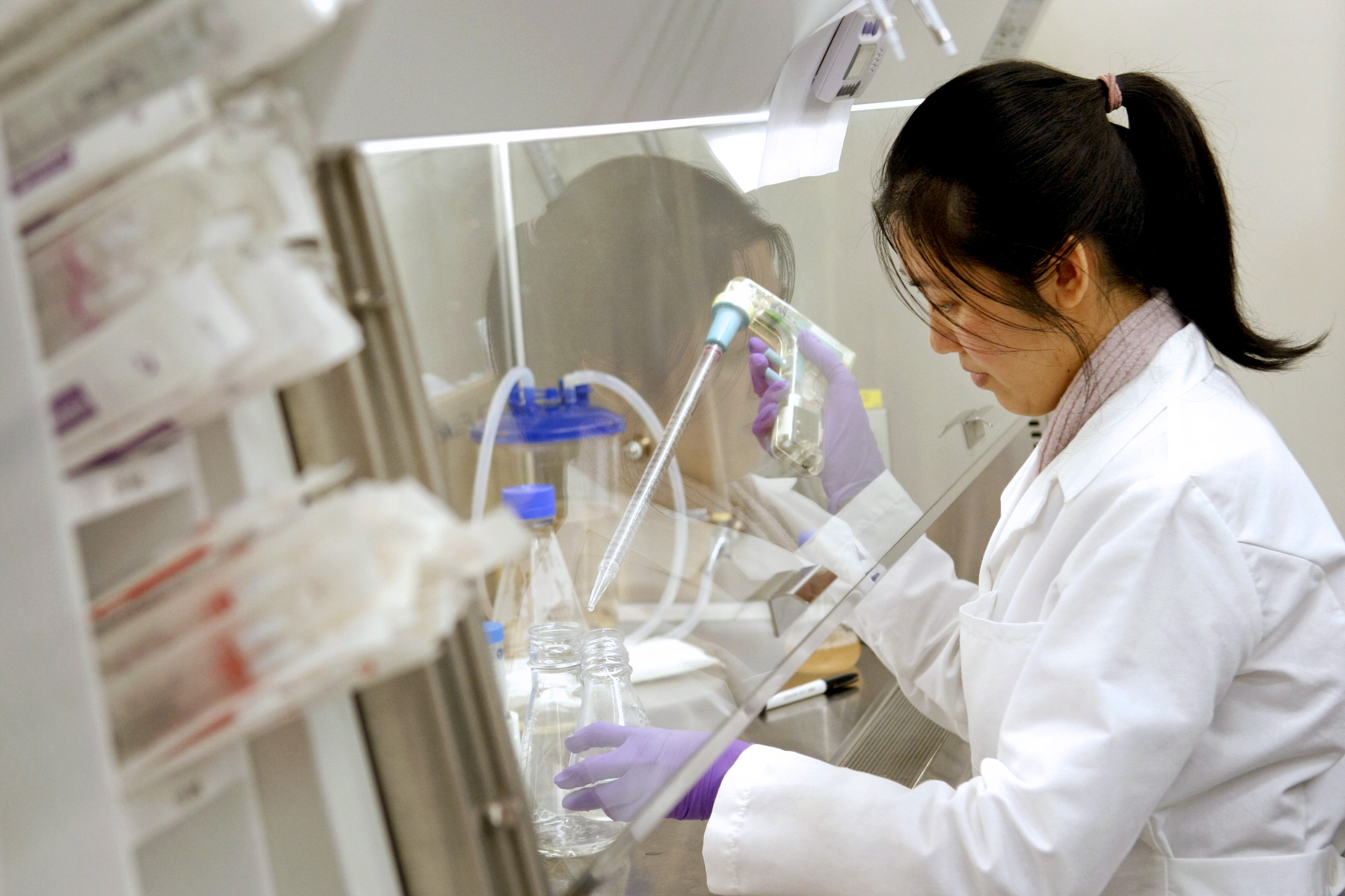 Kim Le, a research associate for FivePrime Therapeutics, wor