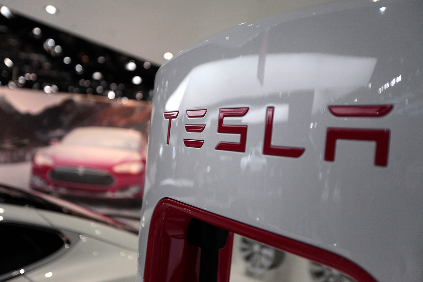 Question for the Detroit auto show: Where’s Tesla?
