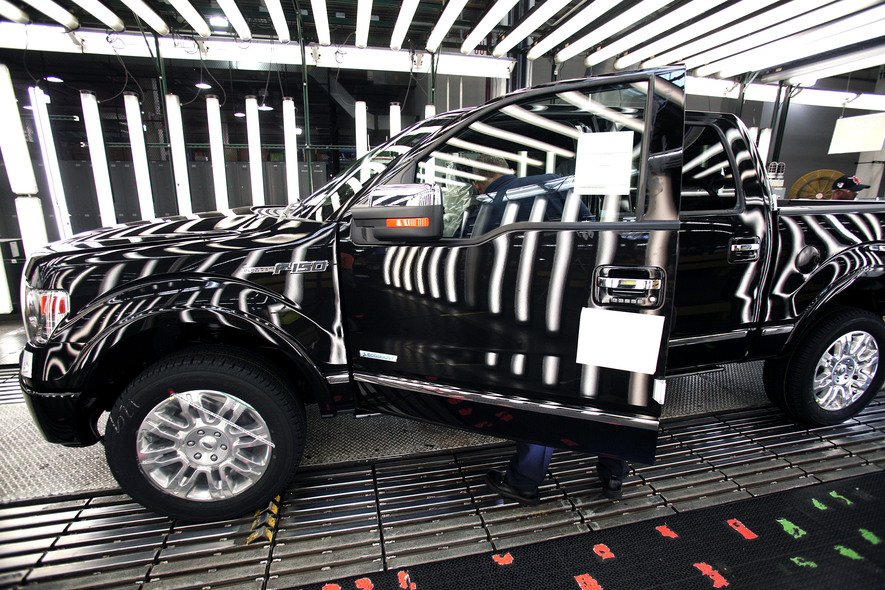 Ford Dearborn Truck Plant Builds New 2014 F-150 Trucks