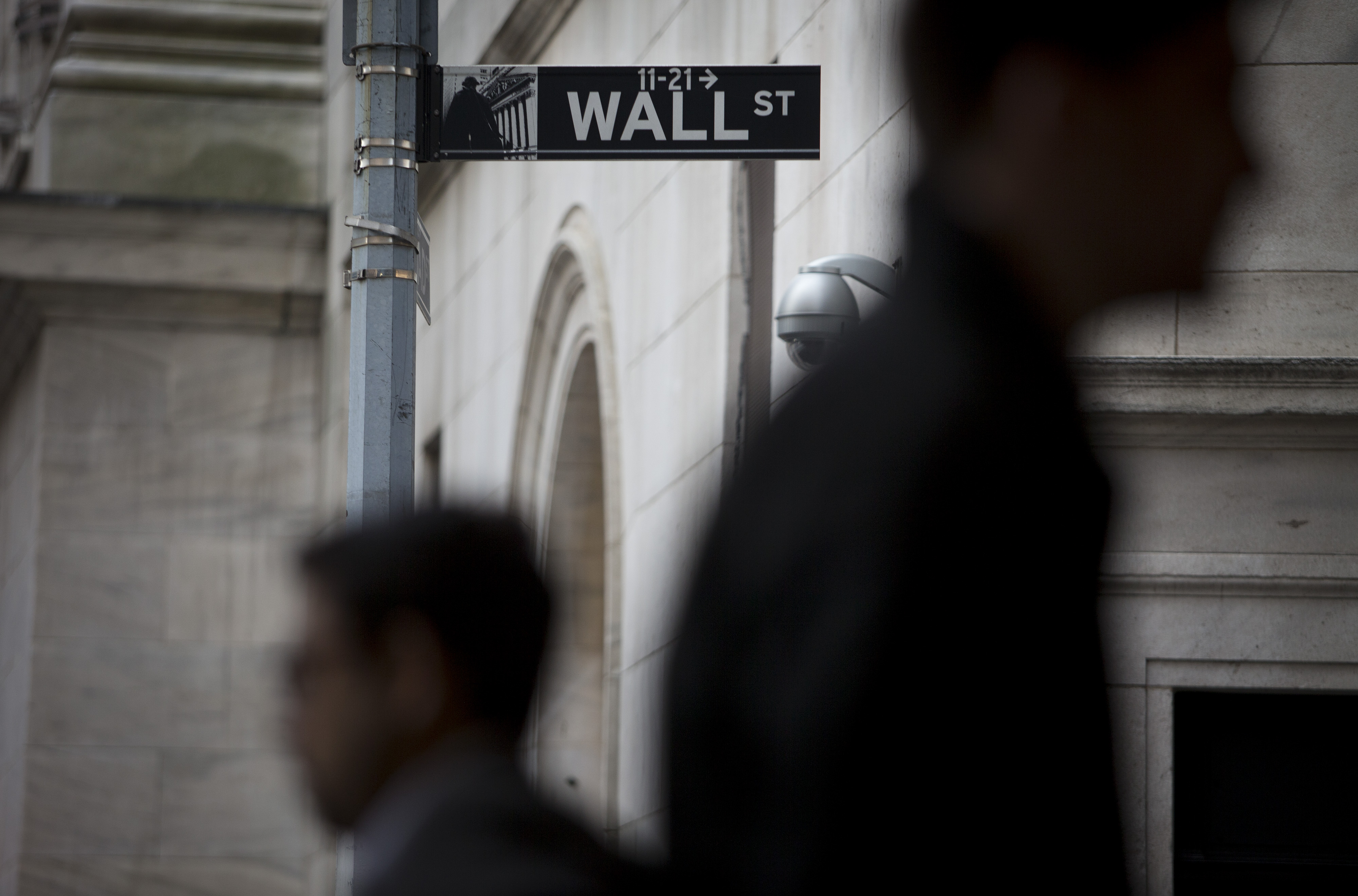 U.S. Stocks Are Little Changed on Earnings From Boeing, Apple