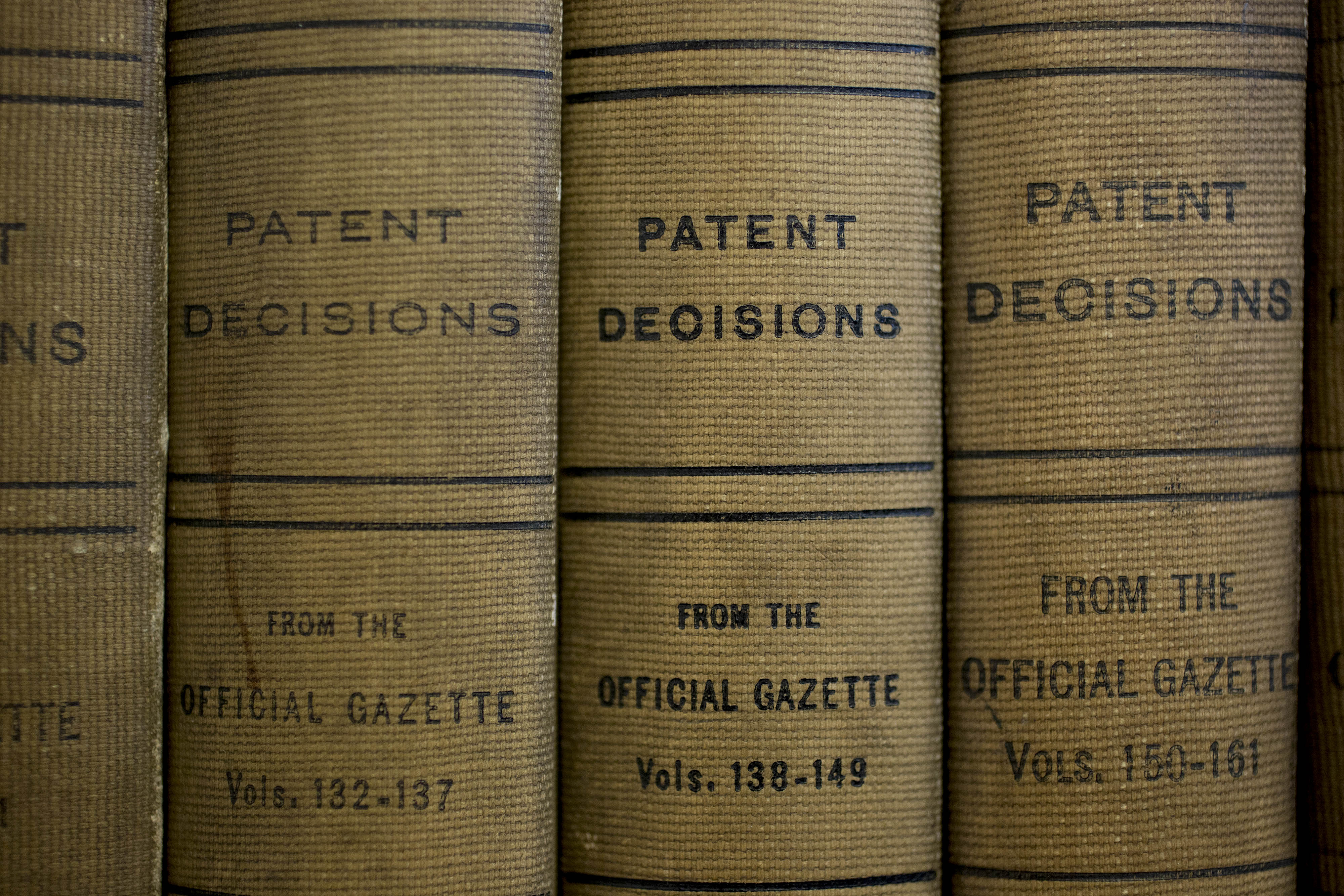 Leahy Delays Markup of Patent Bill Companies Oppose