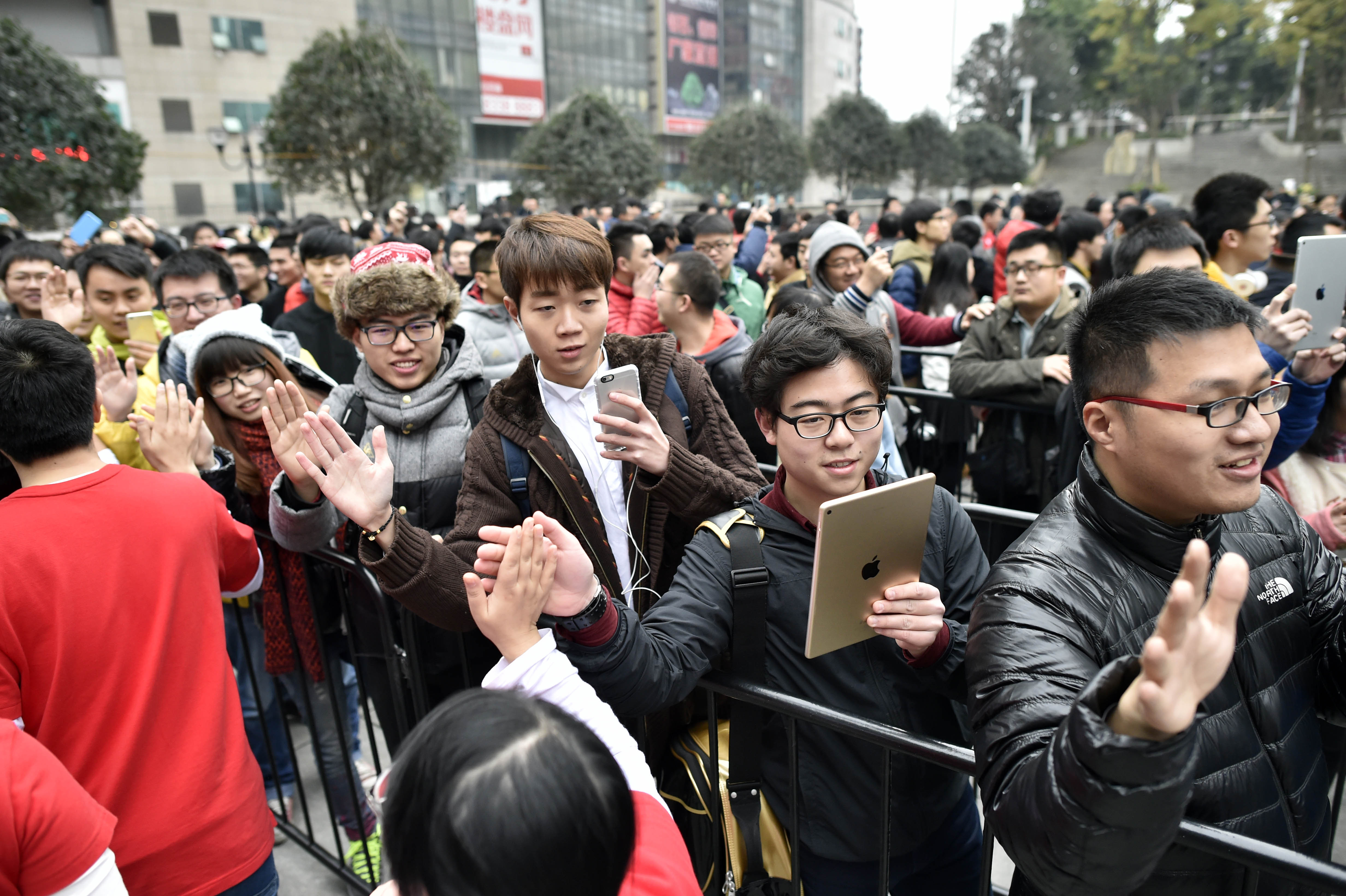China's Fifth Apple Store Opens In Chongqing