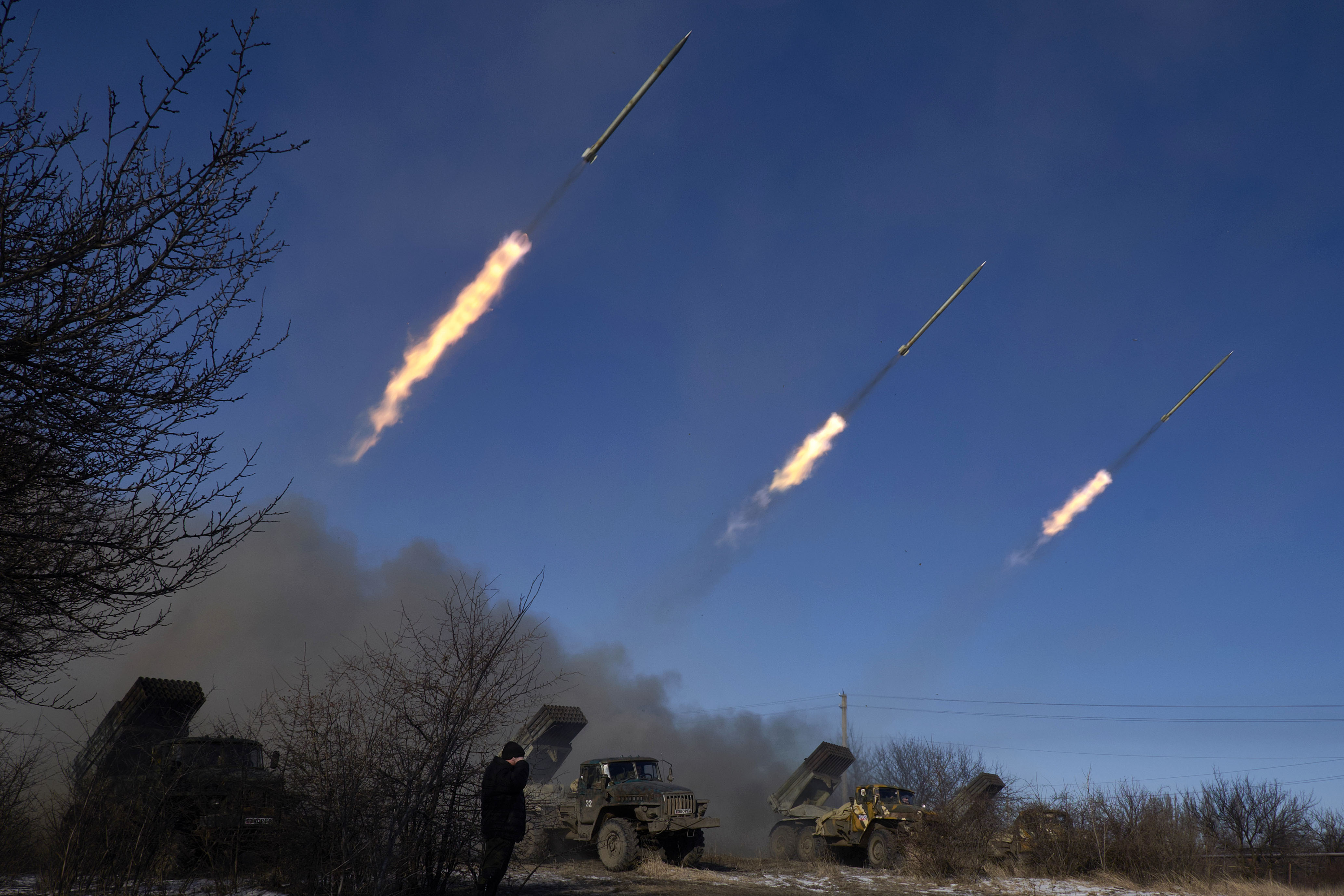 Rebel Fighters Advance On Debaltseve Despite Ceasefire Agreement