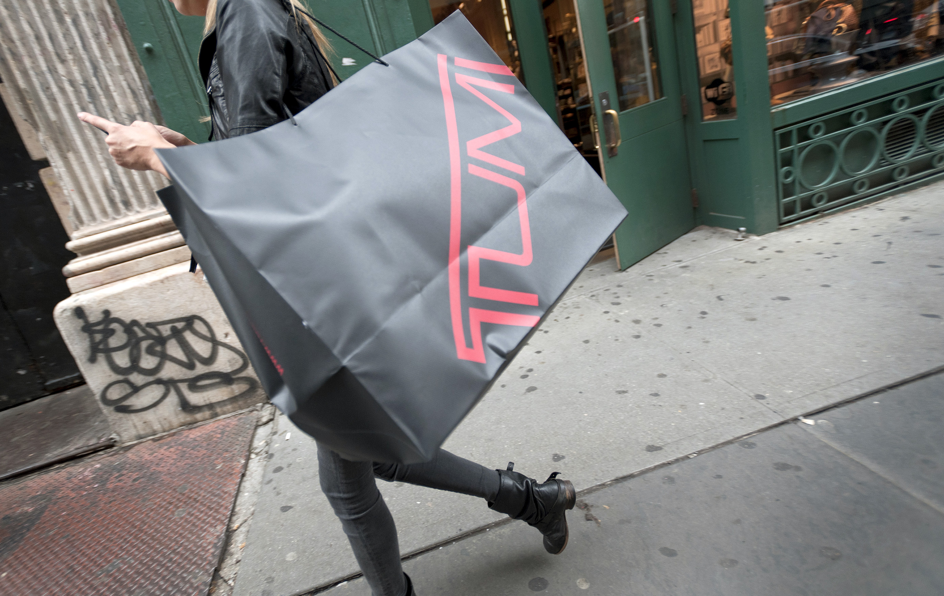 General Views Of Shoppers Ahead Of Consumer Comfort Index