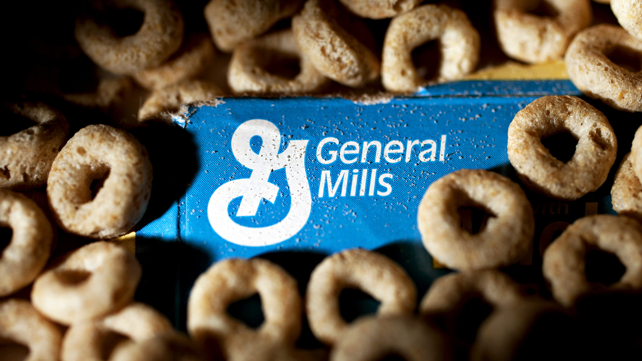 General Mills Cuts Profit Forecast Amid Weak Demand