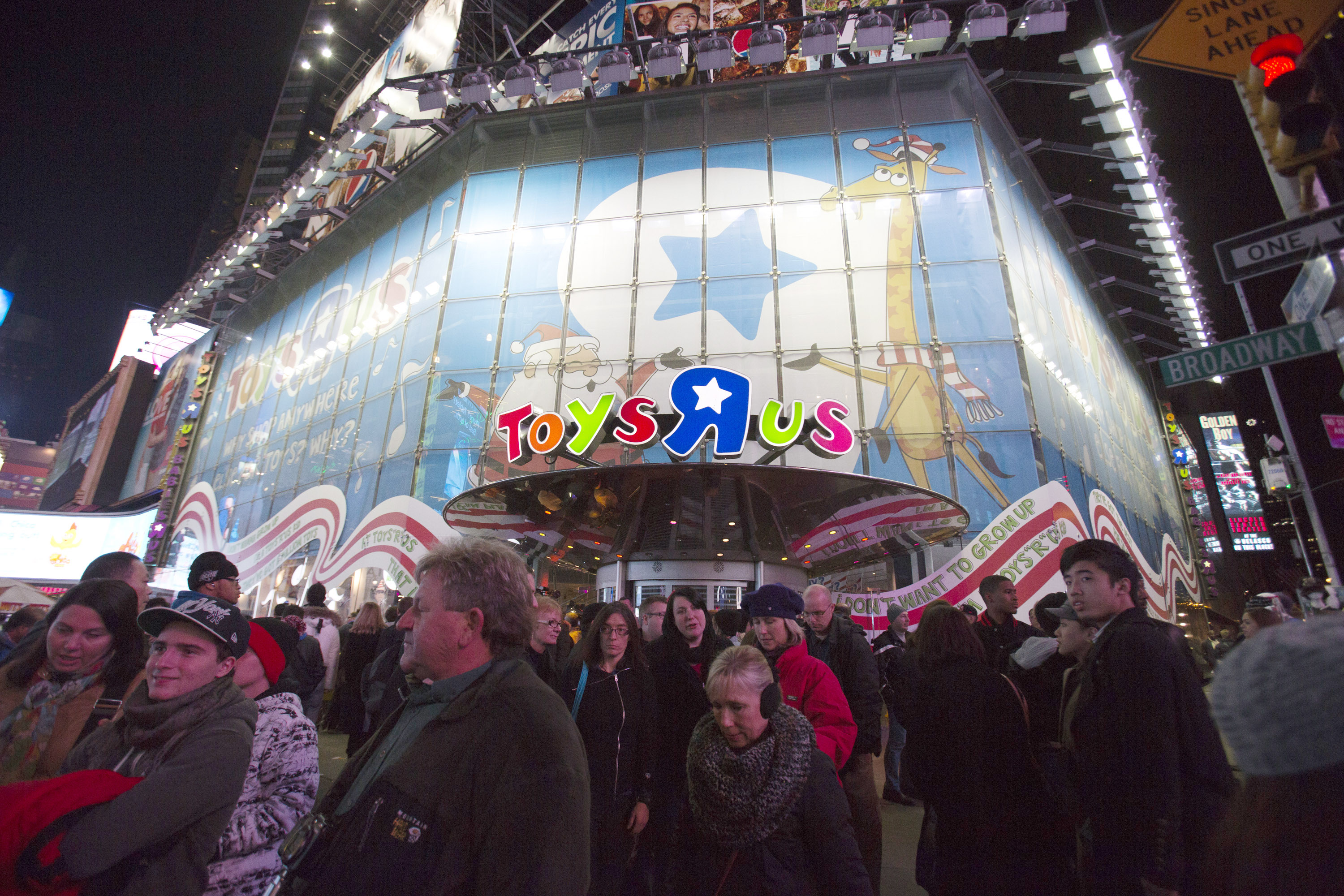 Major Retailers Begin Black Friday Sales Thanksgiving Night