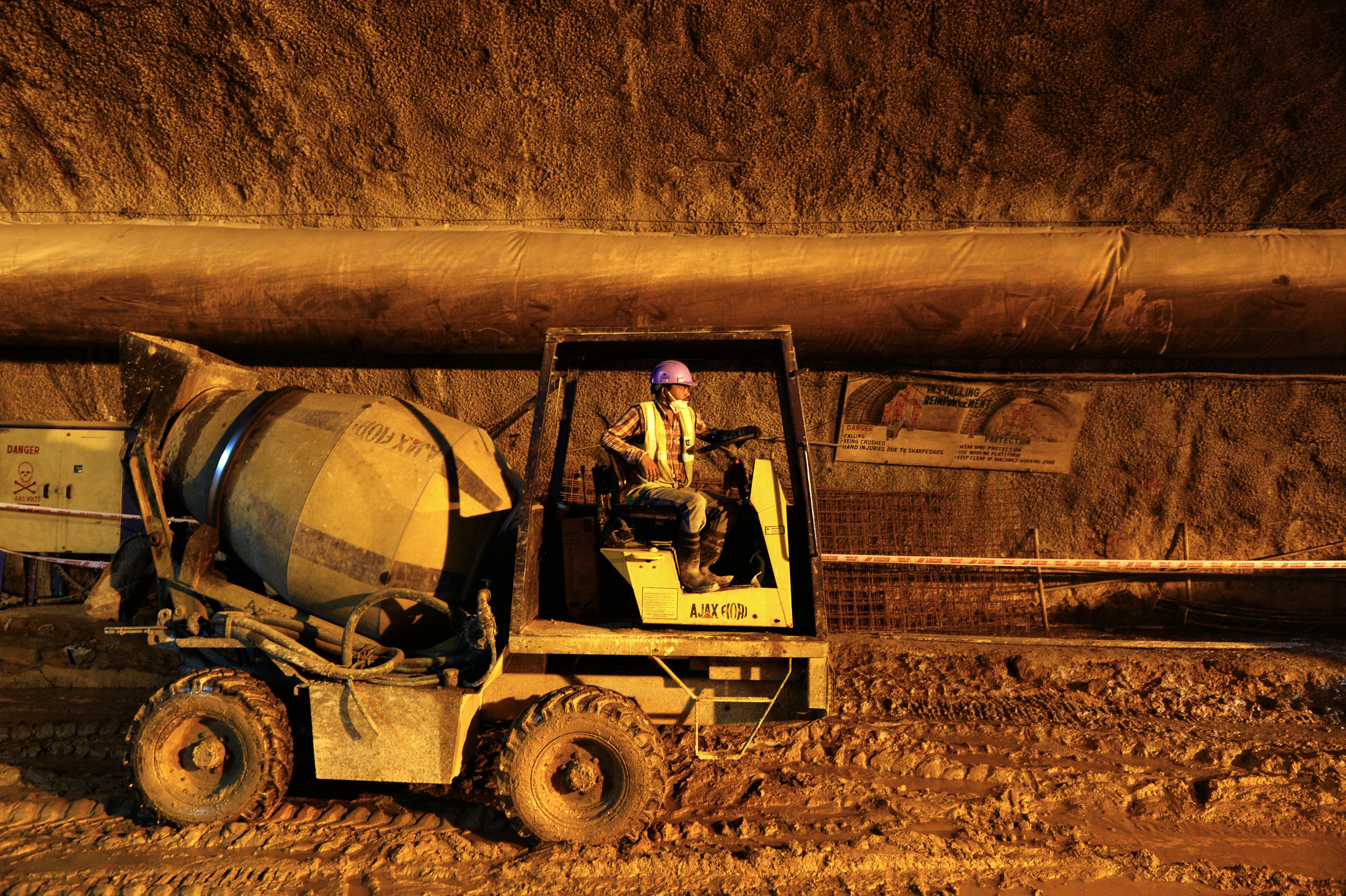 INDIA-METRO-CONSTRUCTION