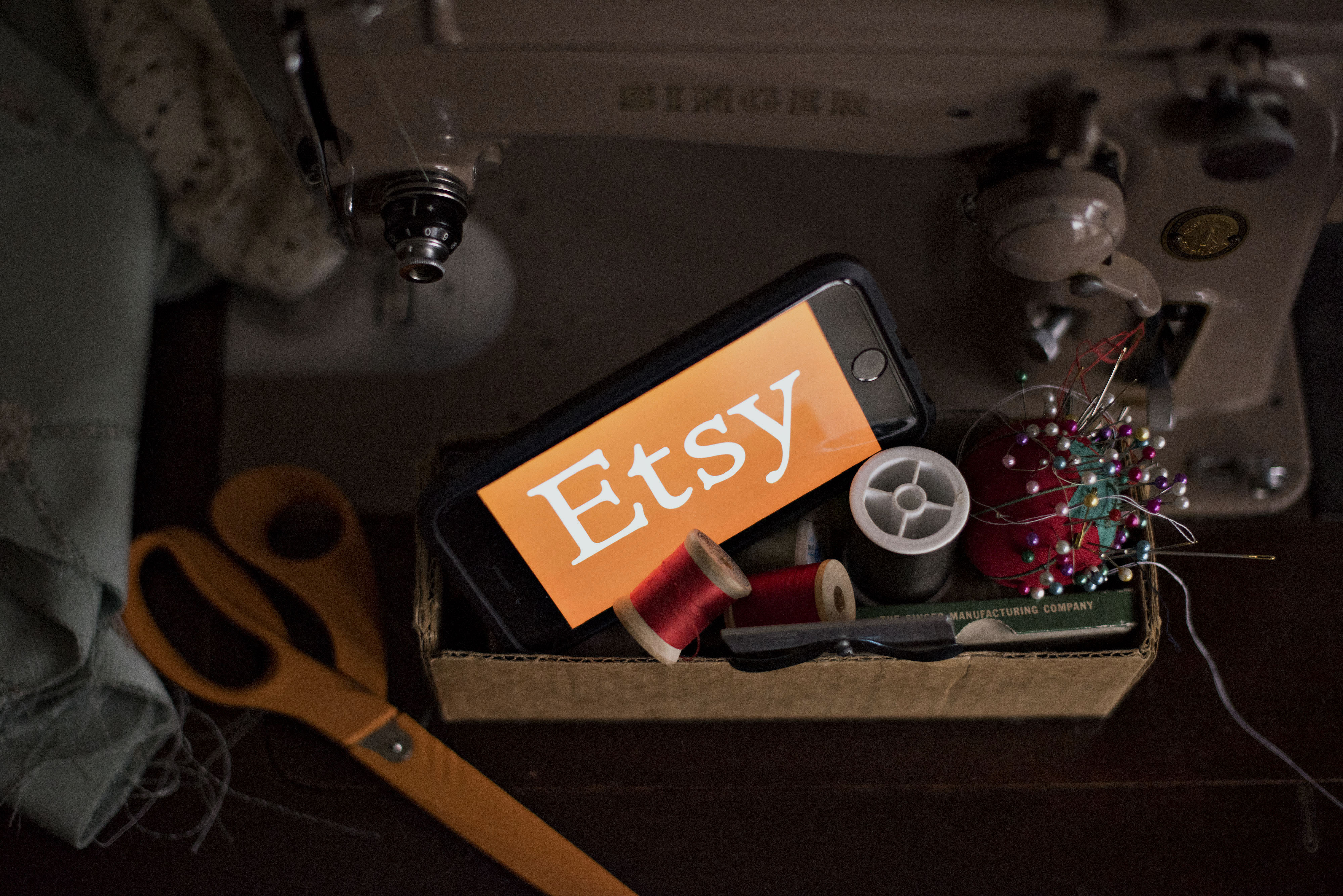 The logo of Etsy Inc., is displayed for a photograph in Tiskilwa, Illinois, U.S., on Tuesday, Jan. 20, 2015. Etsy Inc., where people sell handmade crafts and vintage goods, may be the biggest technology IPO to come out of New York since 1999. Etsy is working on an IPO that could take place as soon as this quarter, people familiar with the matter said. Photographer:  Daniel Acker/Bloomberg