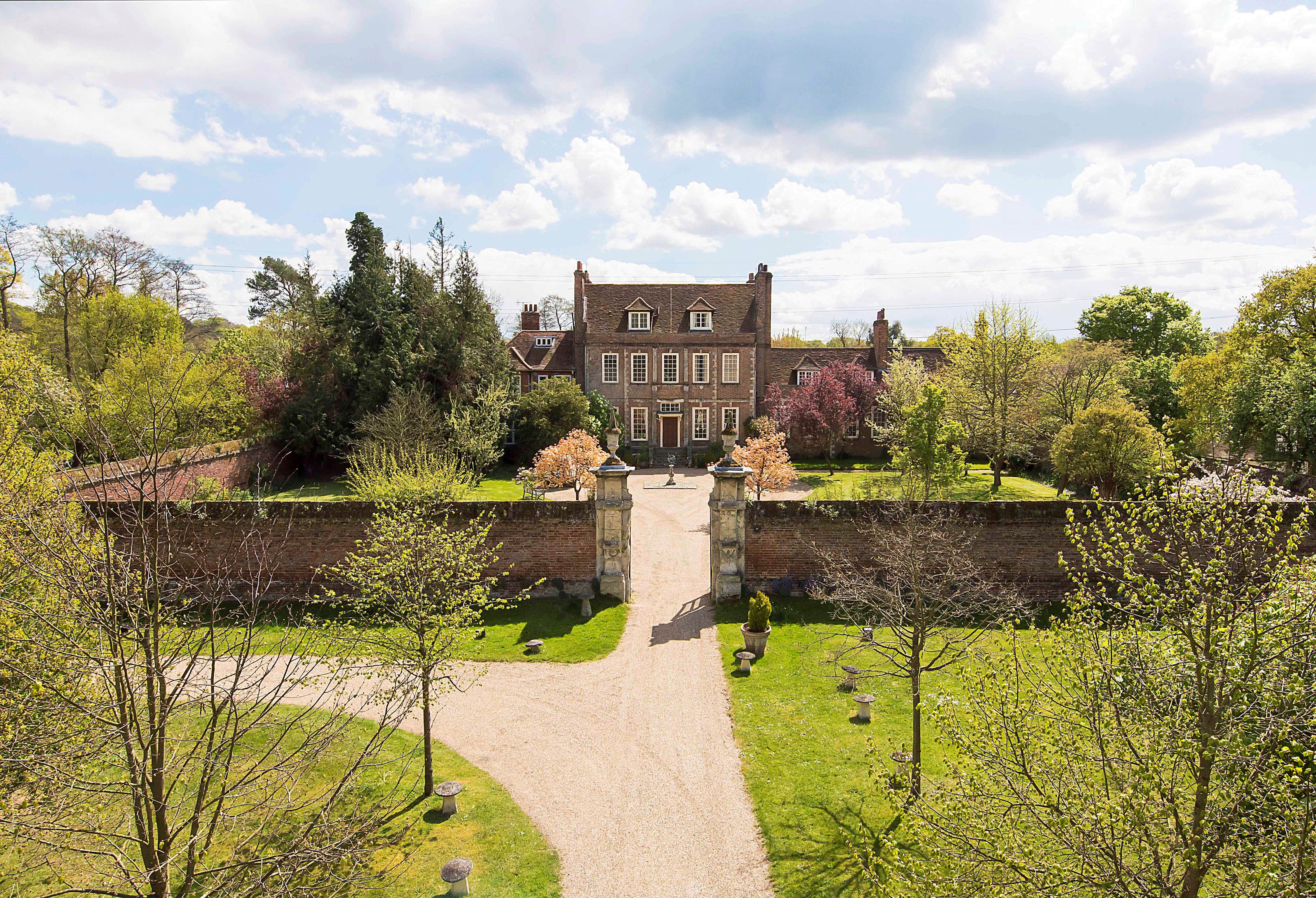 Byfleet Manor, Surrey £3,950,000 Savills (2)