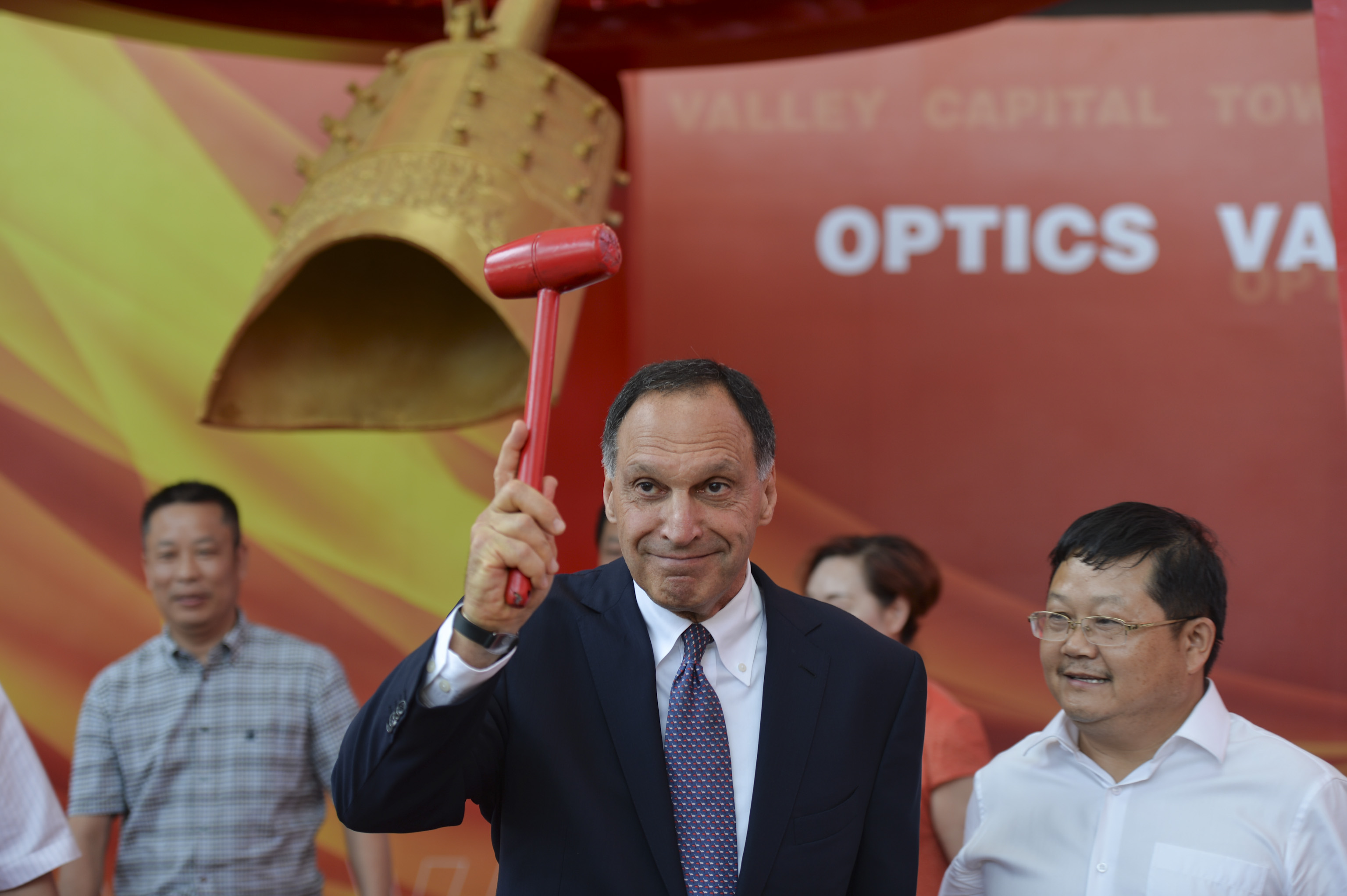 Richard Fuld Visits Wuhan