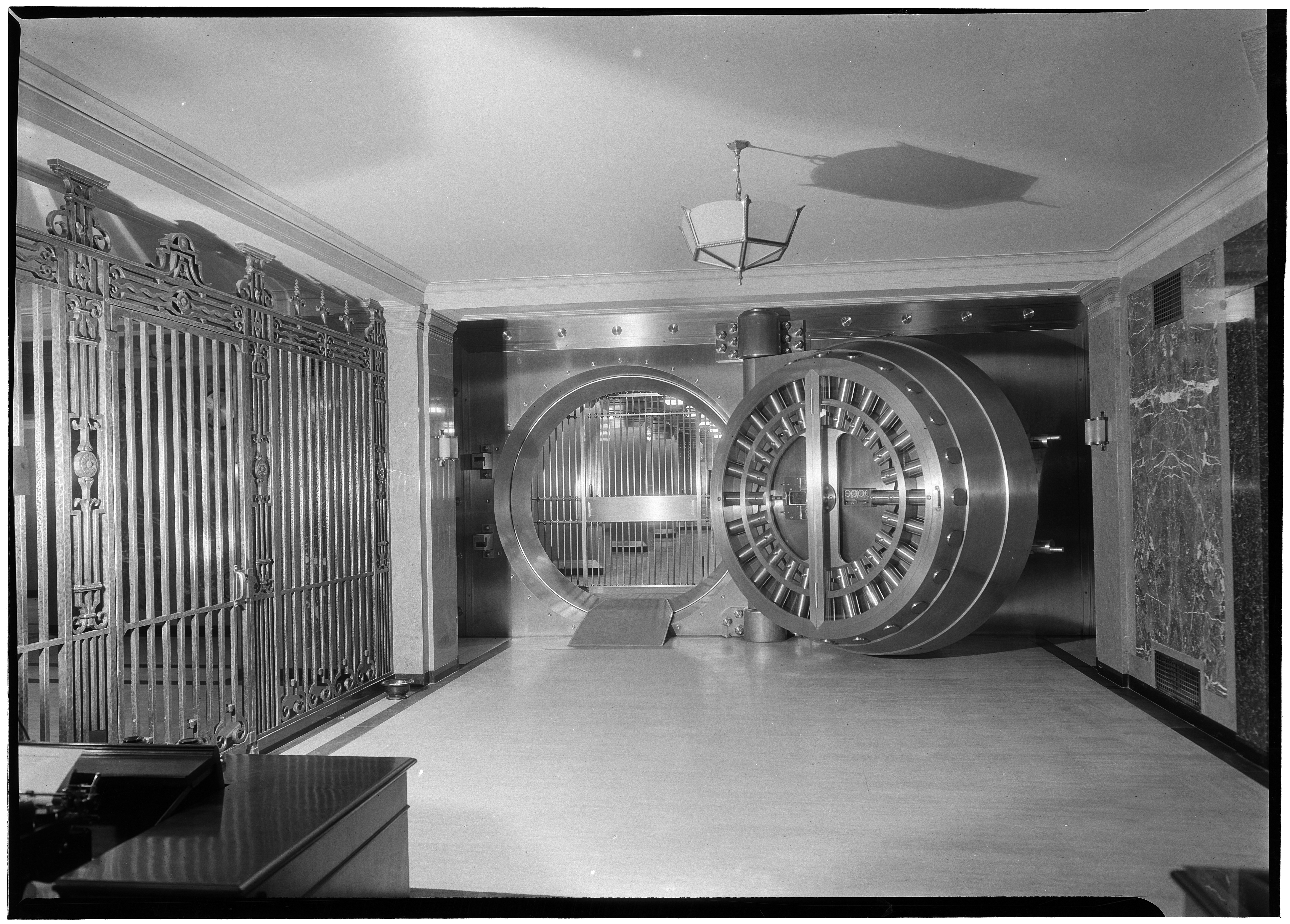 Bank of the Manhattan Co., 40 Wall Street, N.Y.C. Safe deposit vaults.