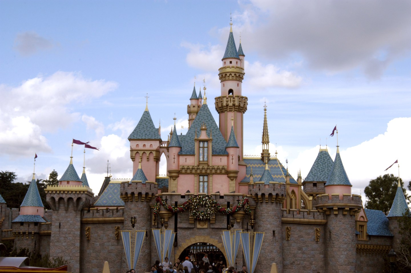 Disneyland Resort Holiday 2004 File Photos