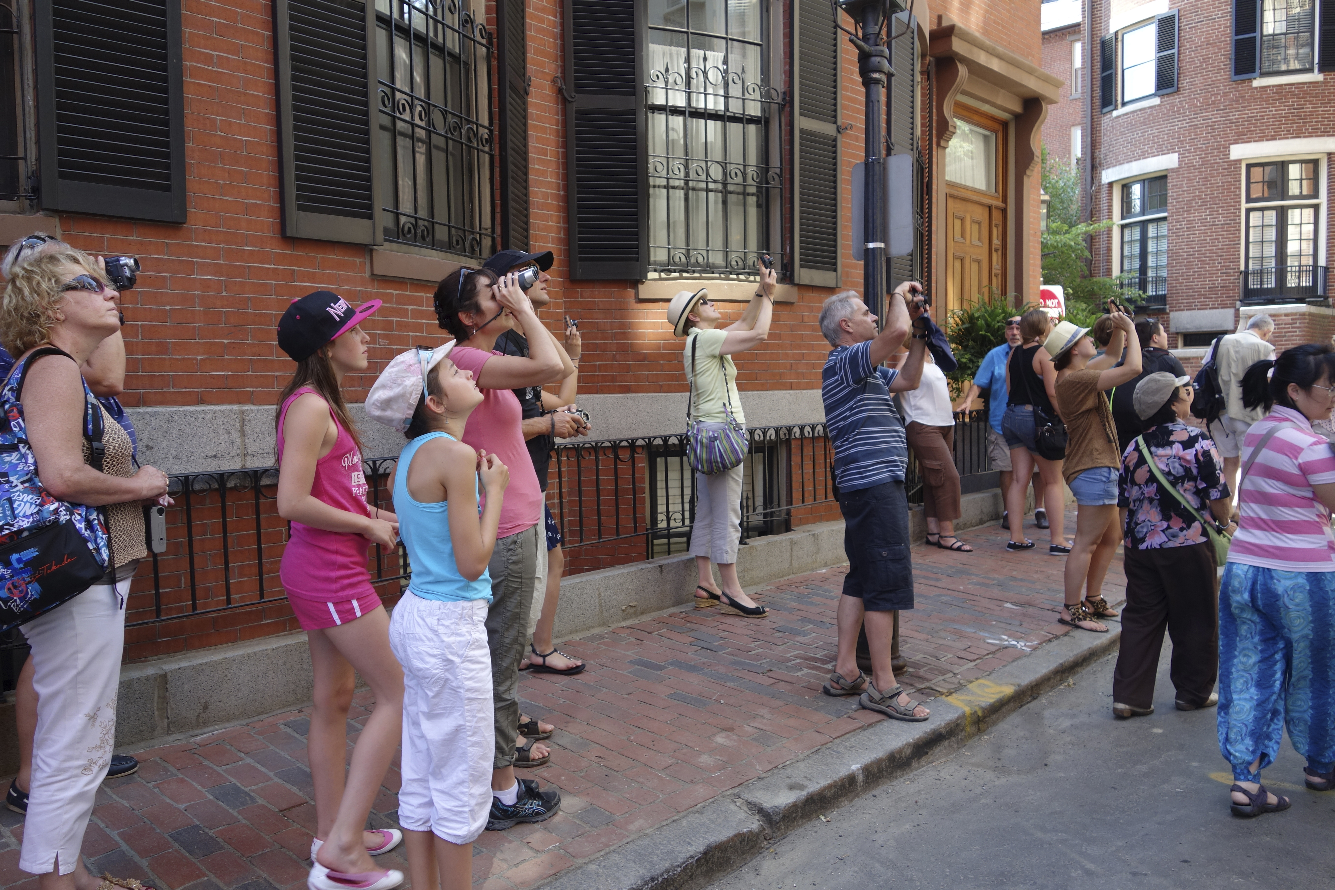Tourists, Spruce Street, Beacon Hill, Boston