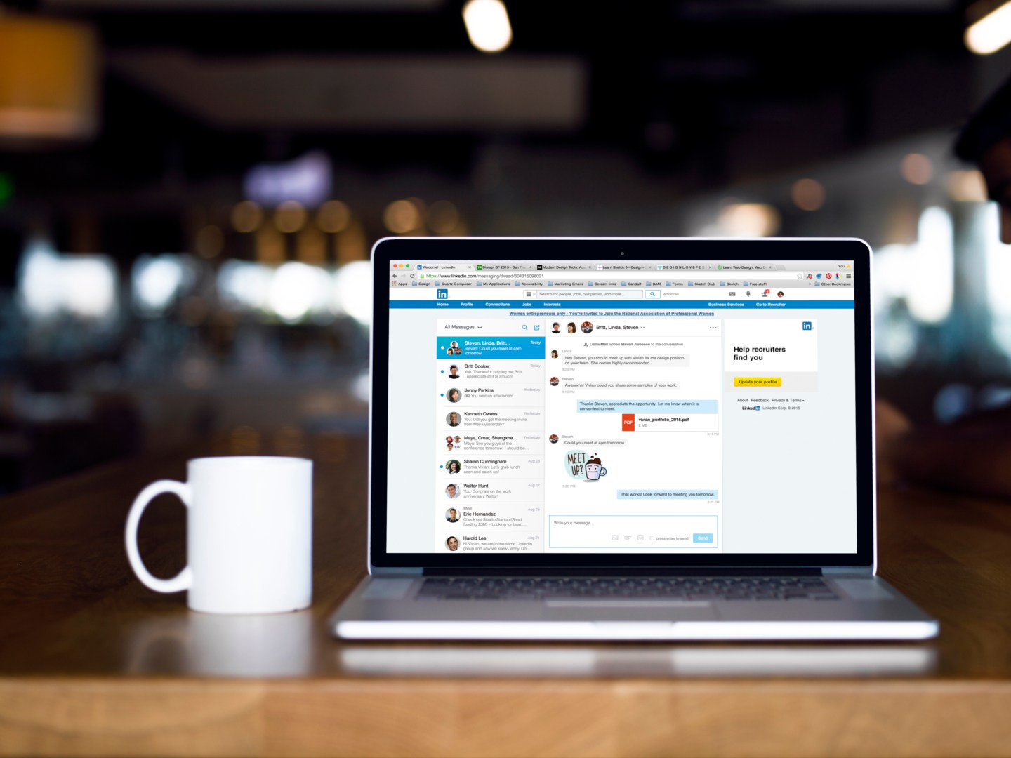 Finally, LinkedIn revamps its boring “inbox” into a chat-like messaging feature