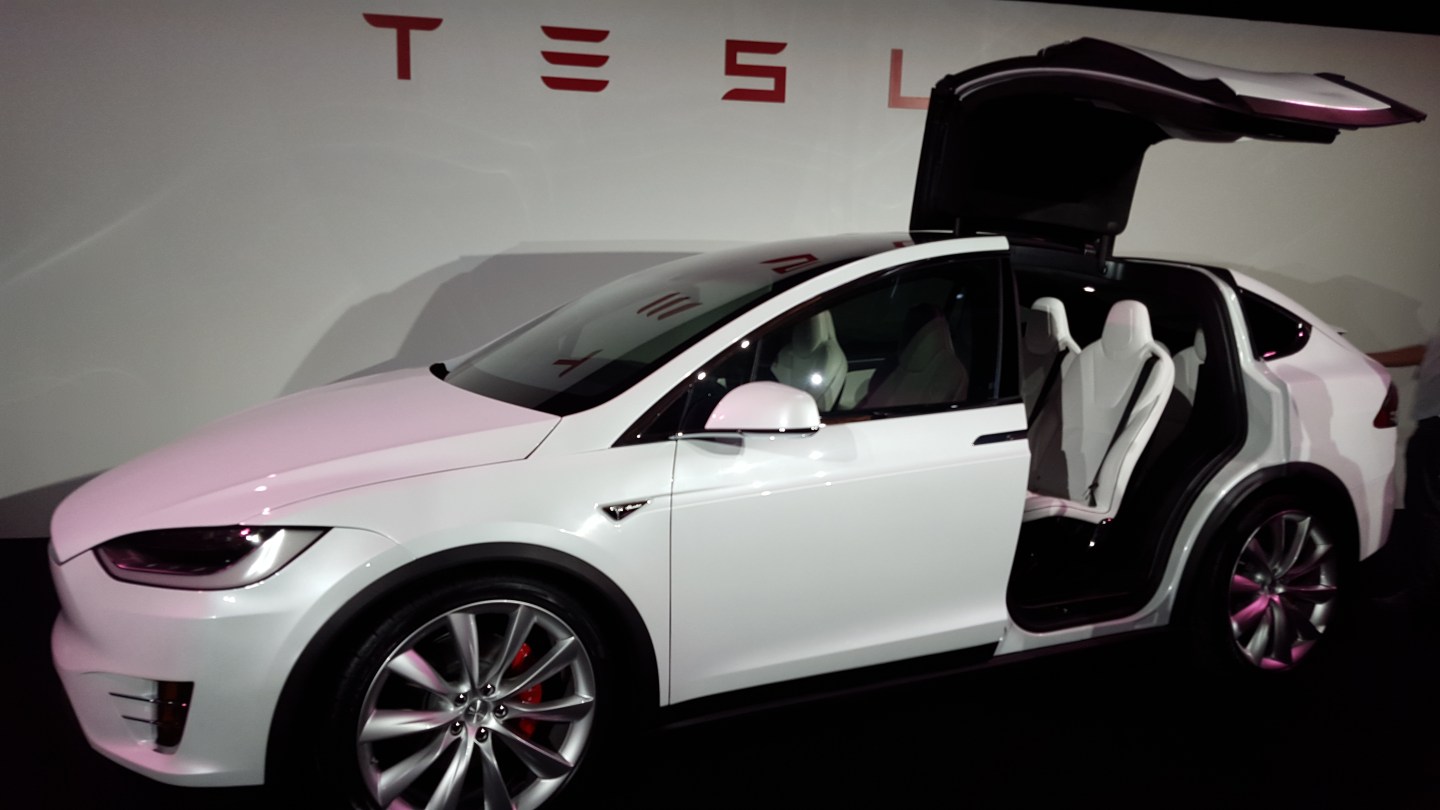 Here’s what Tesla’s new Model X SUV is like