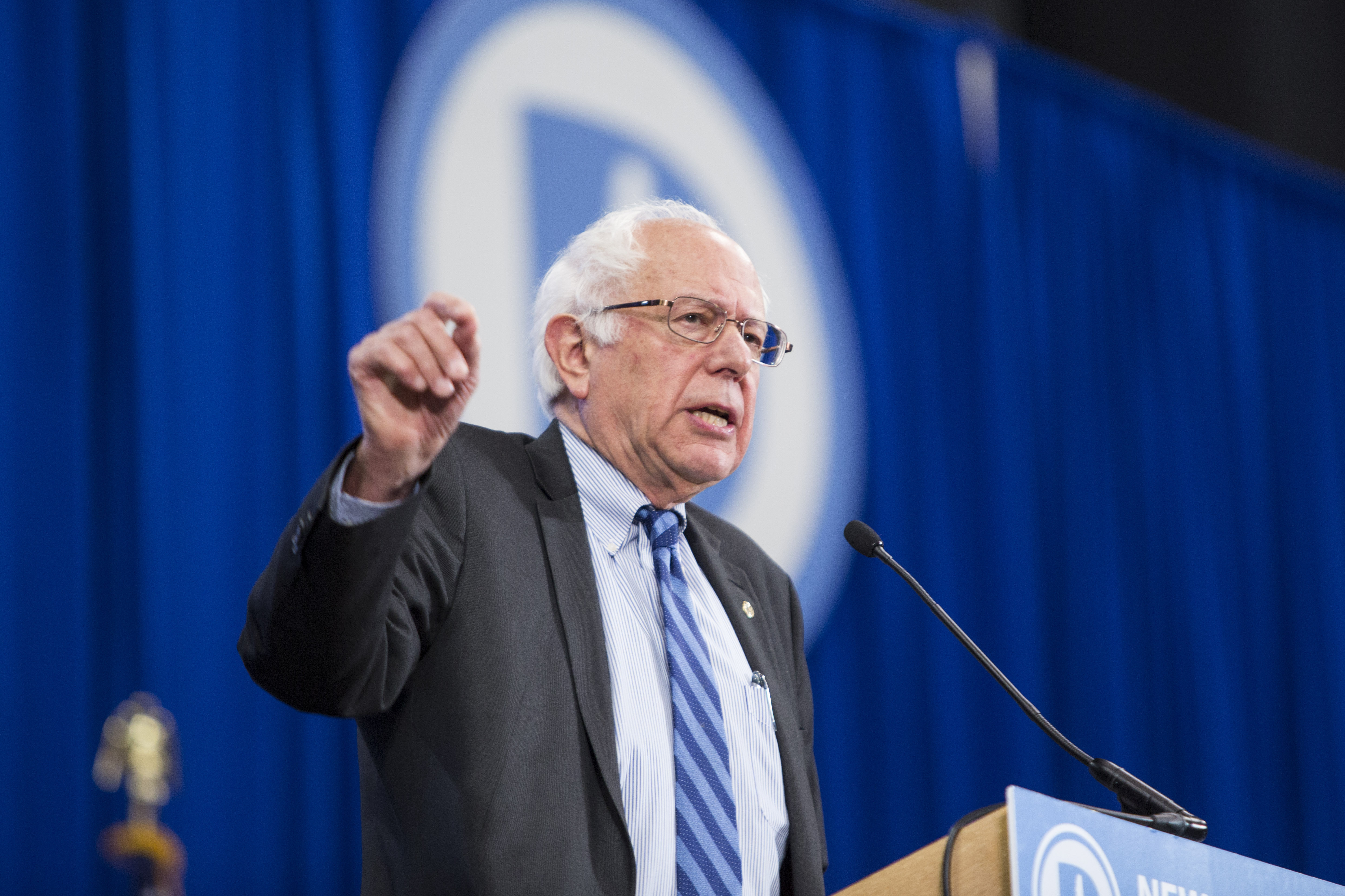Democratic Candidates Attend New Hampshire Democratic Party Convention
