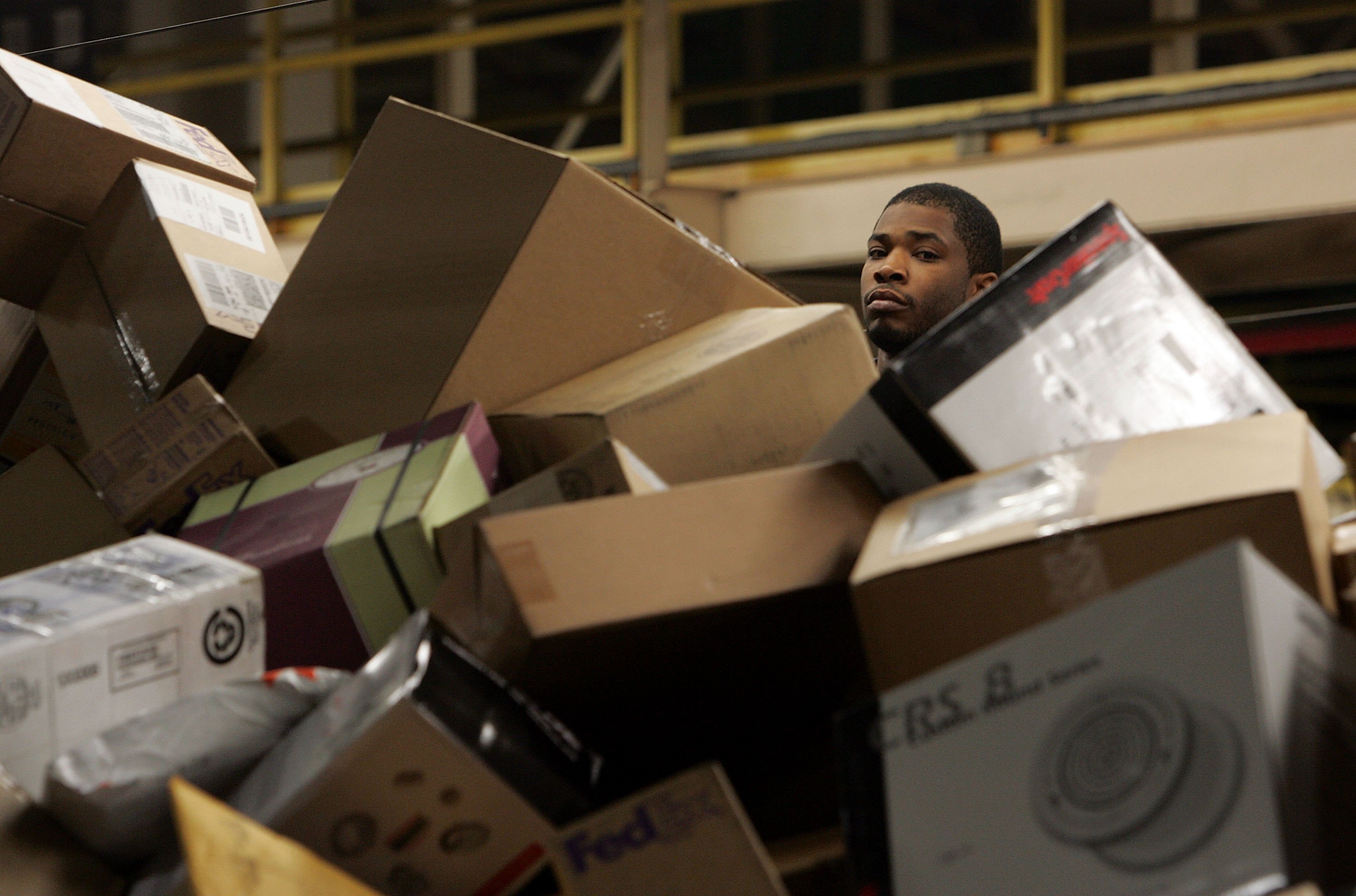 Fed Ex Estimates Record Day For Shipping