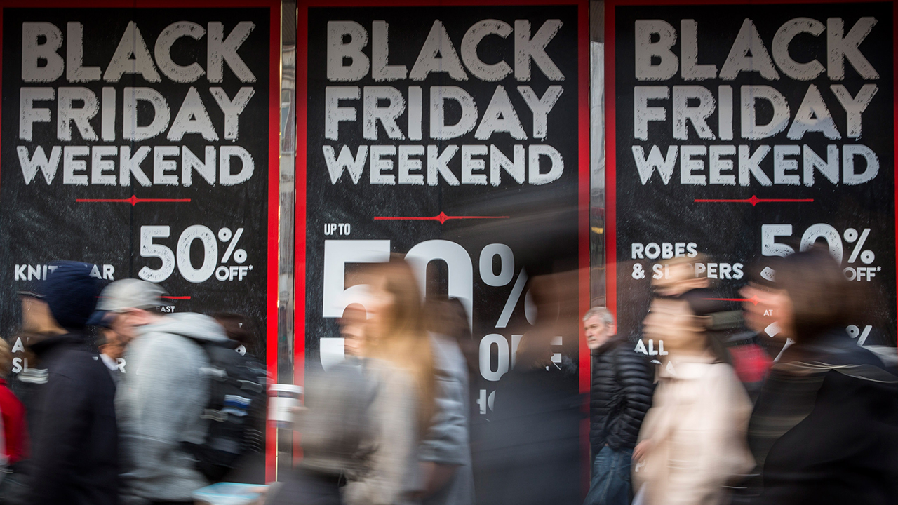 Here Are All the Major Retailers Open on Thanksgiving