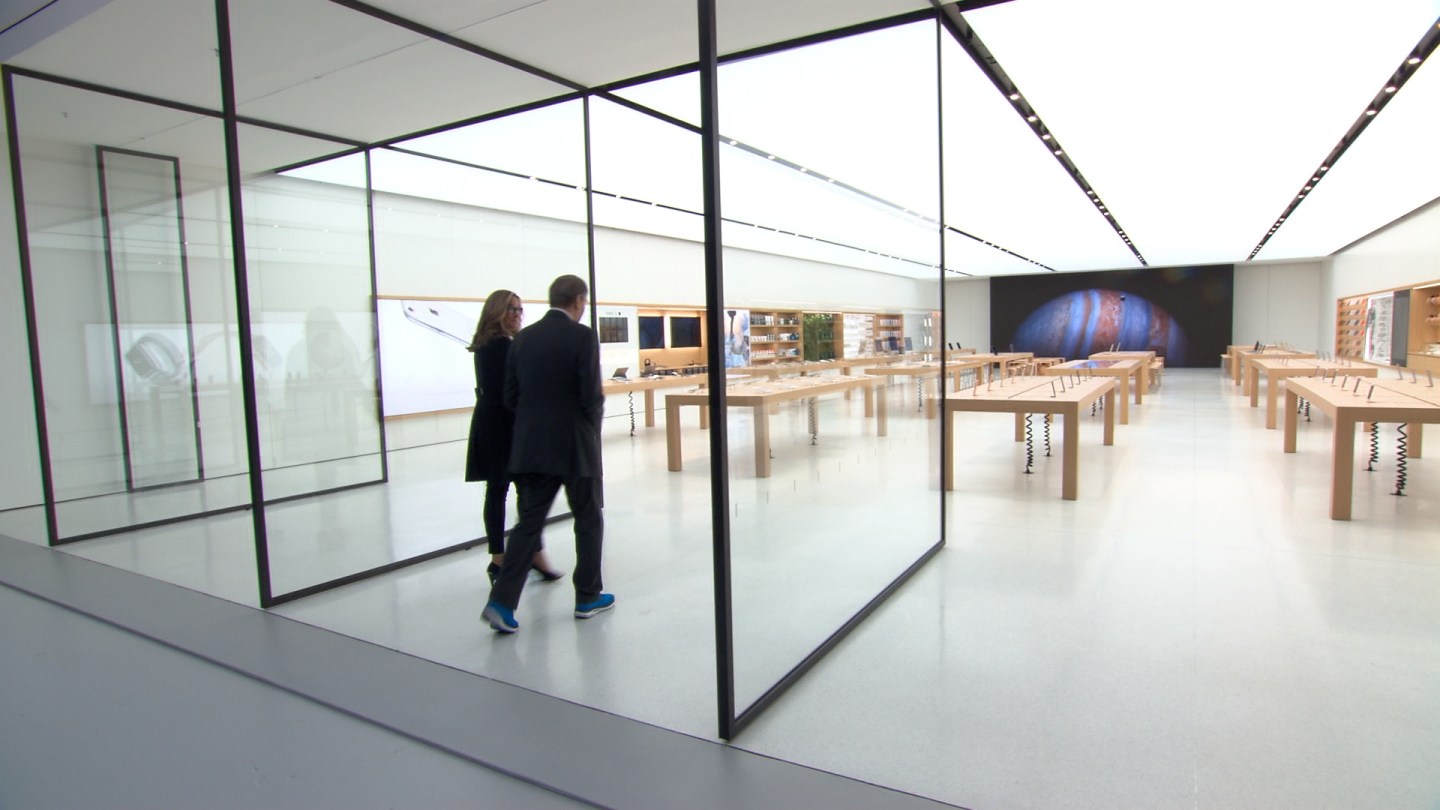 Go Inside Apple’s Top Secret Design Lab With ’60 Minutes’