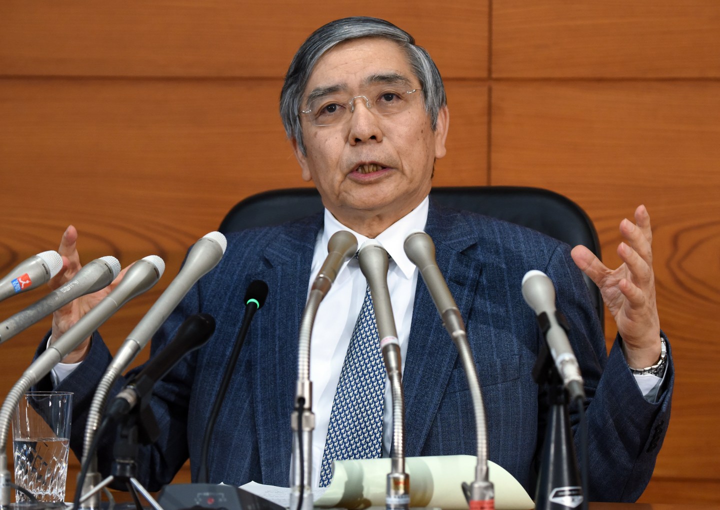 JAPAN-BANK-ECONOMY