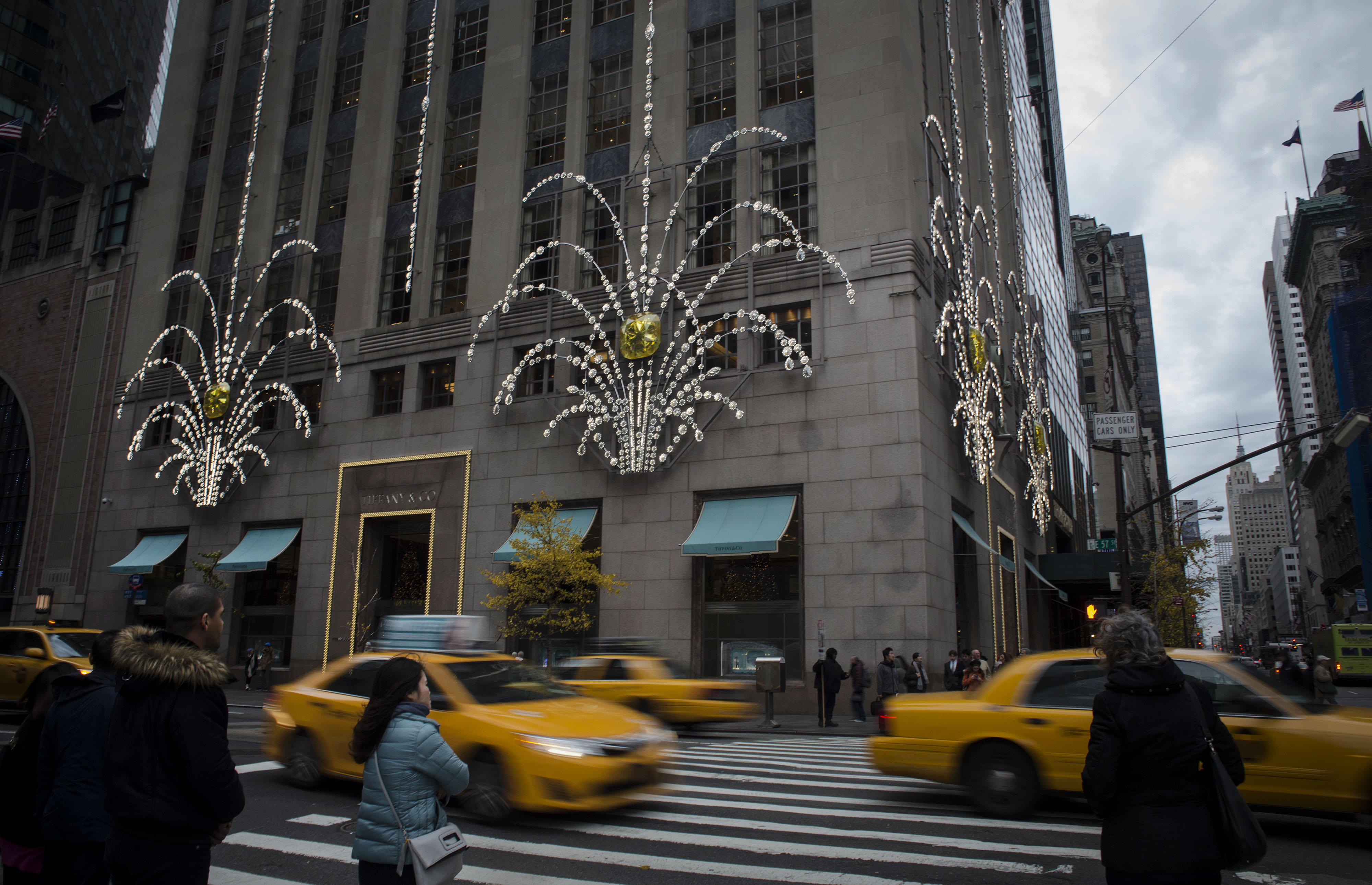 A Tiffany & Co. Store Ahead Of Earnings Figures