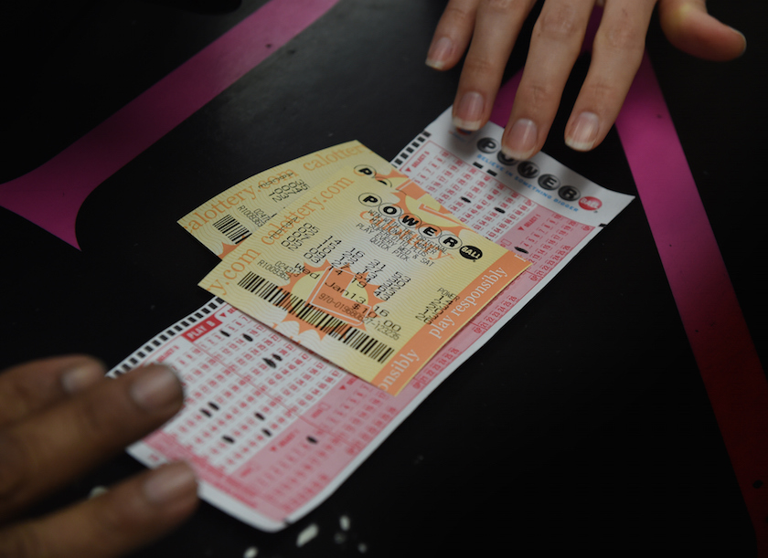 US-LOTTERY-POWERBALL-LIFESTYLE