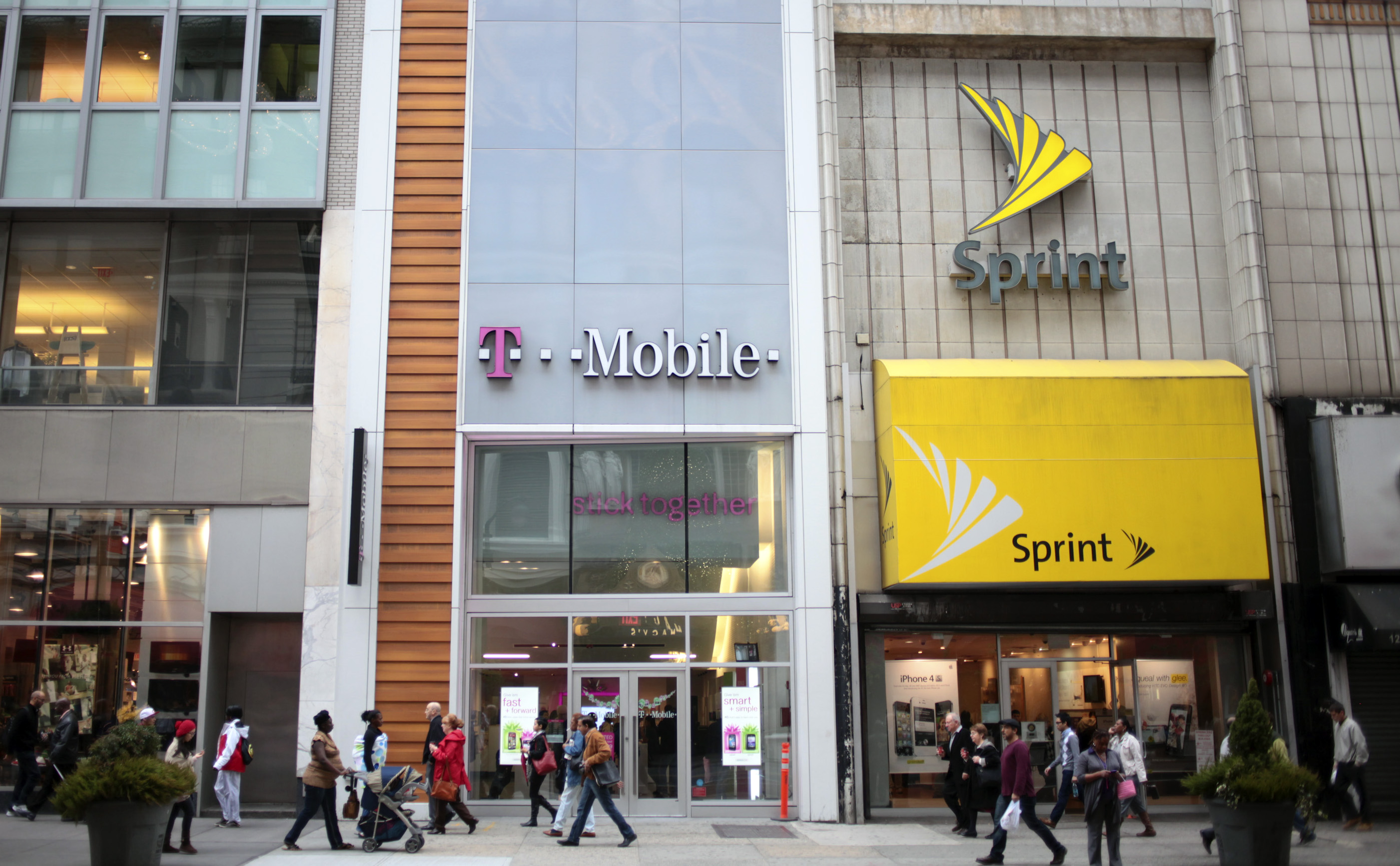 T-Mobile USA Boosts Customers as Takeover by AT&T Drags On