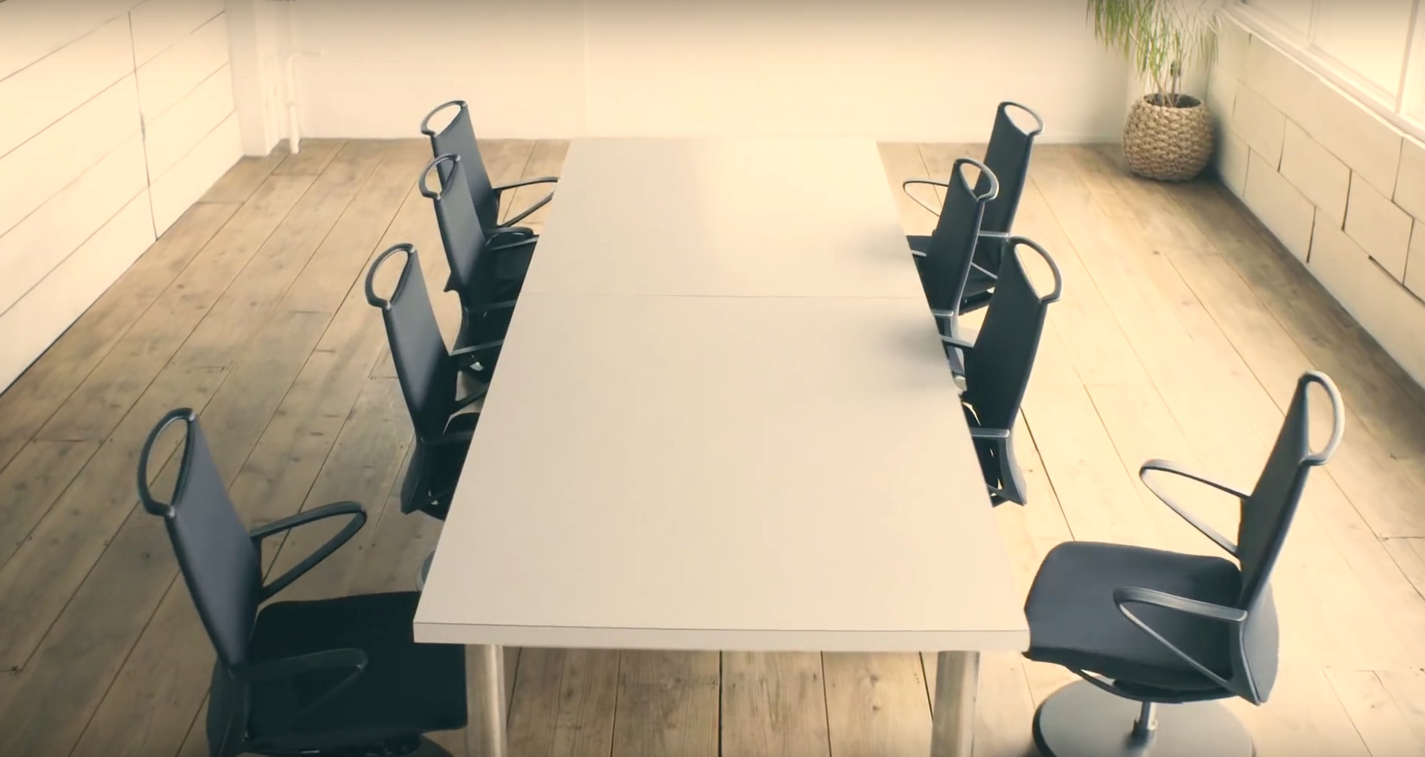 Nissan "Intelligent Parking Chair"