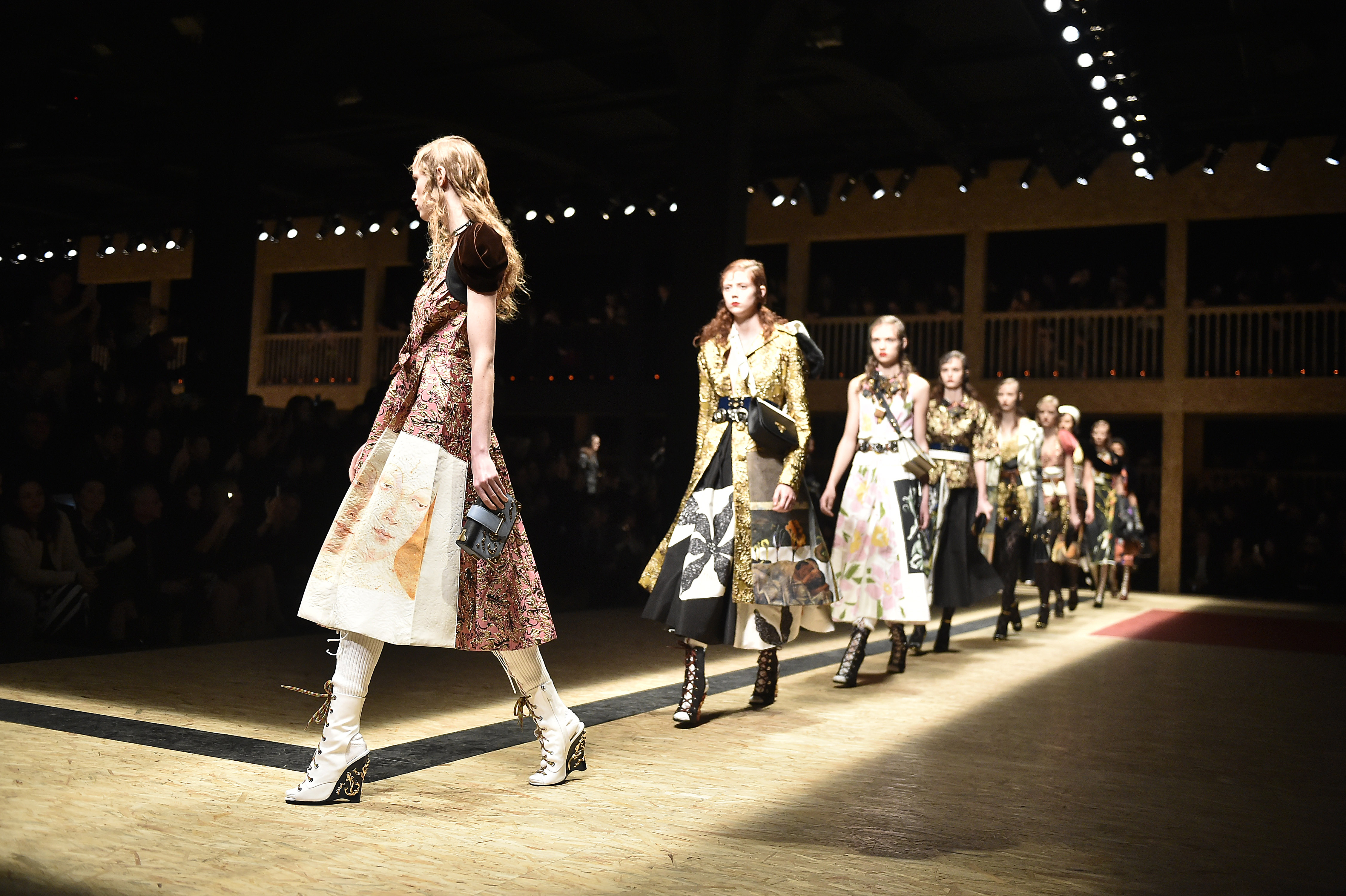 Prada - Runway RTW - Fall 2016 - Milan Fashion Week