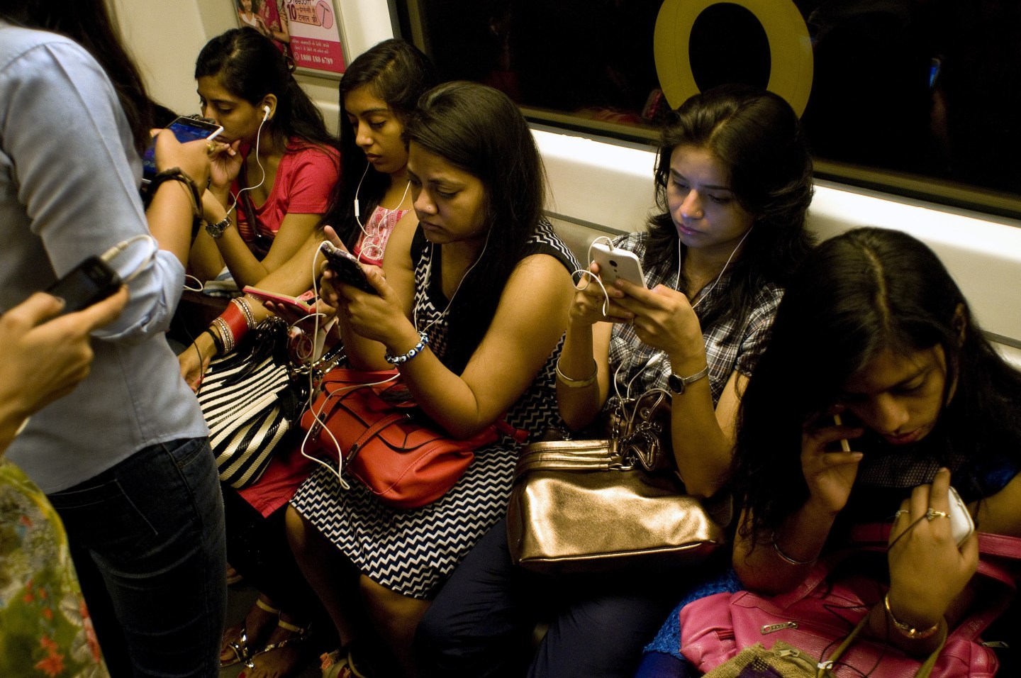 INDIA-SOCIETY-WOMEN-TELECOMMUNICATIONS