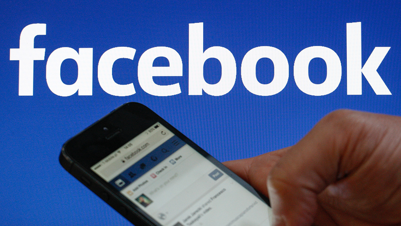 Facebook Now Lets You Leave Video Comments