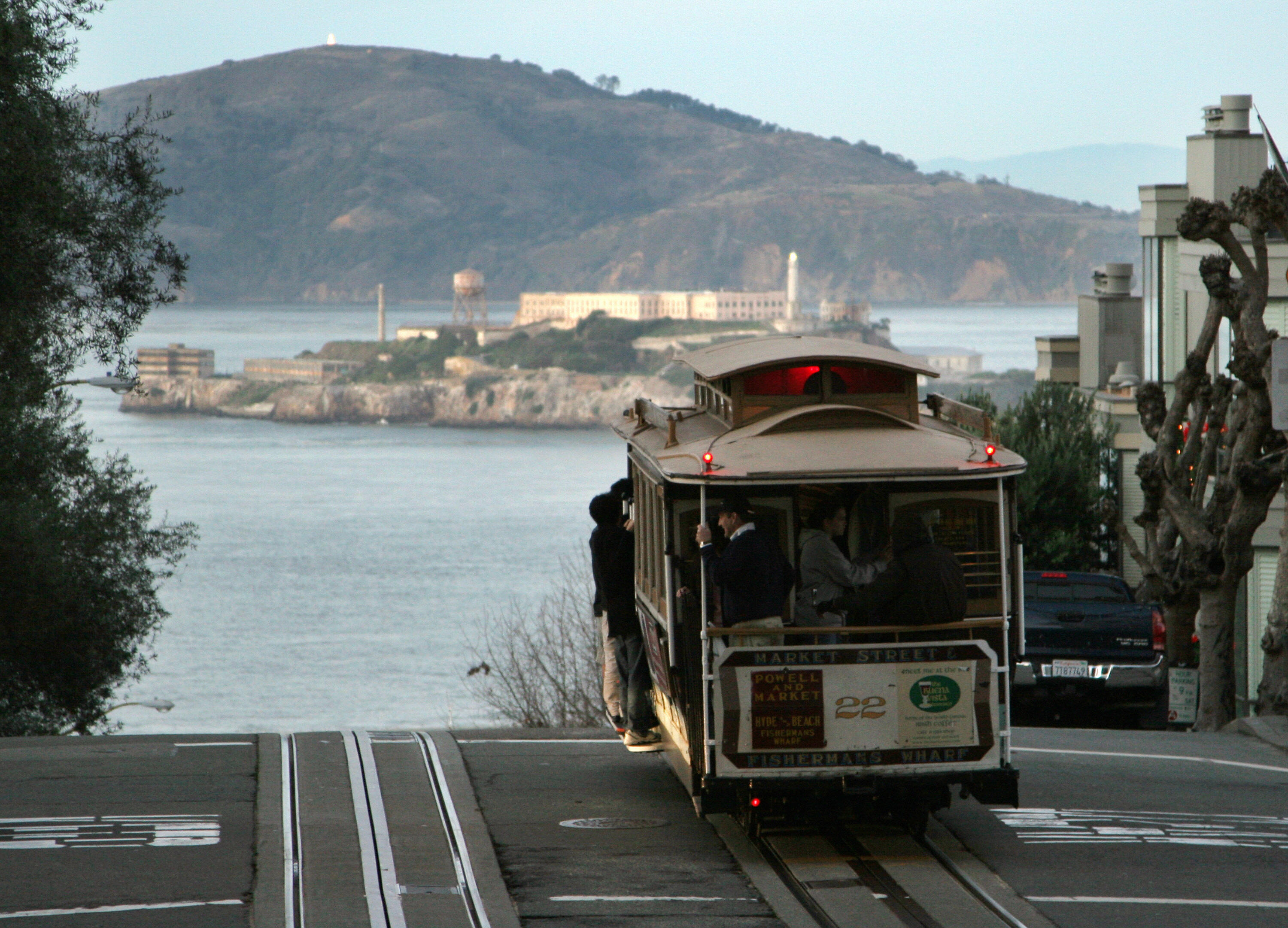 A cable car moves down to Fisherman's Wh