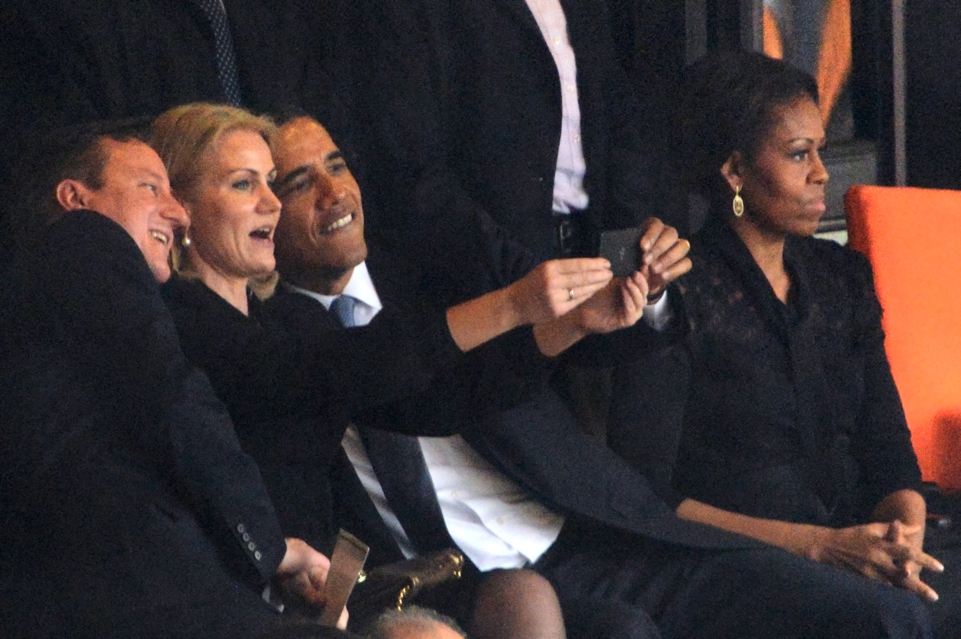 DOUNIAMAG-TOPSHOTS 2013 -SAFRICA-MANDELA-MEMORIAL