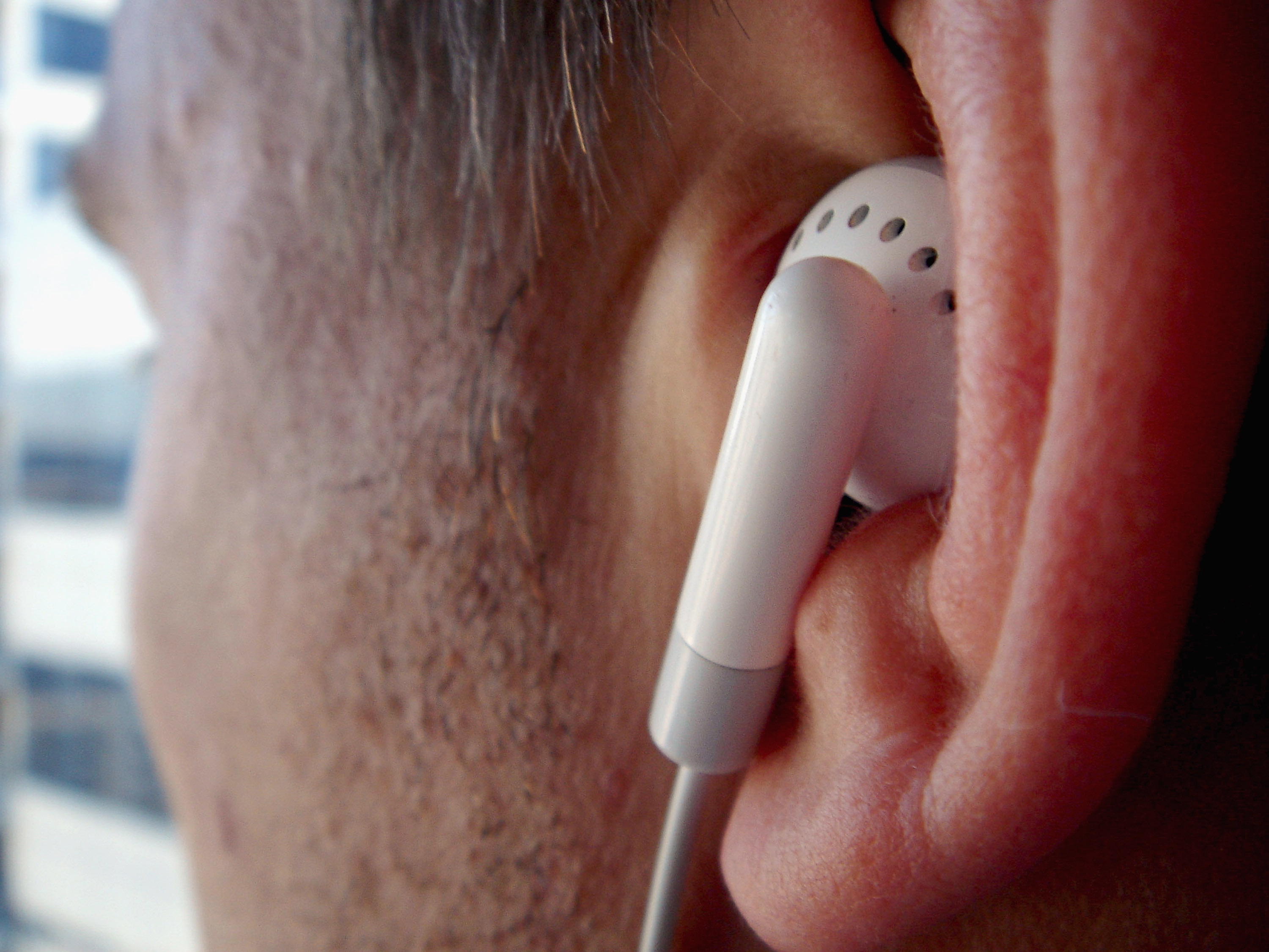 iPods Linked To Hearing Problems