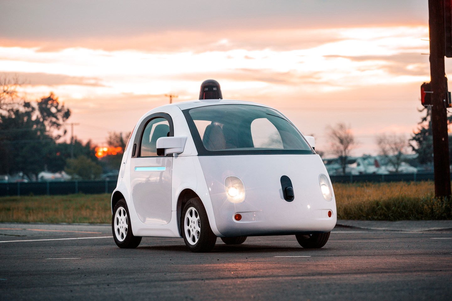 Google Self-Driving Cars Have Learned How to Interpret Cyclists’ Hand Signals