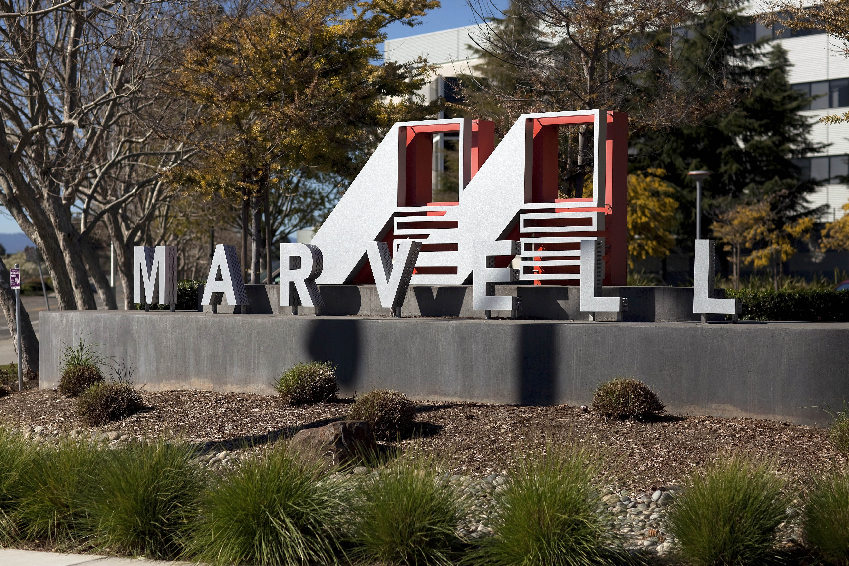 Marvell CEO Says Tablets Are Threat To "Monster" PCs