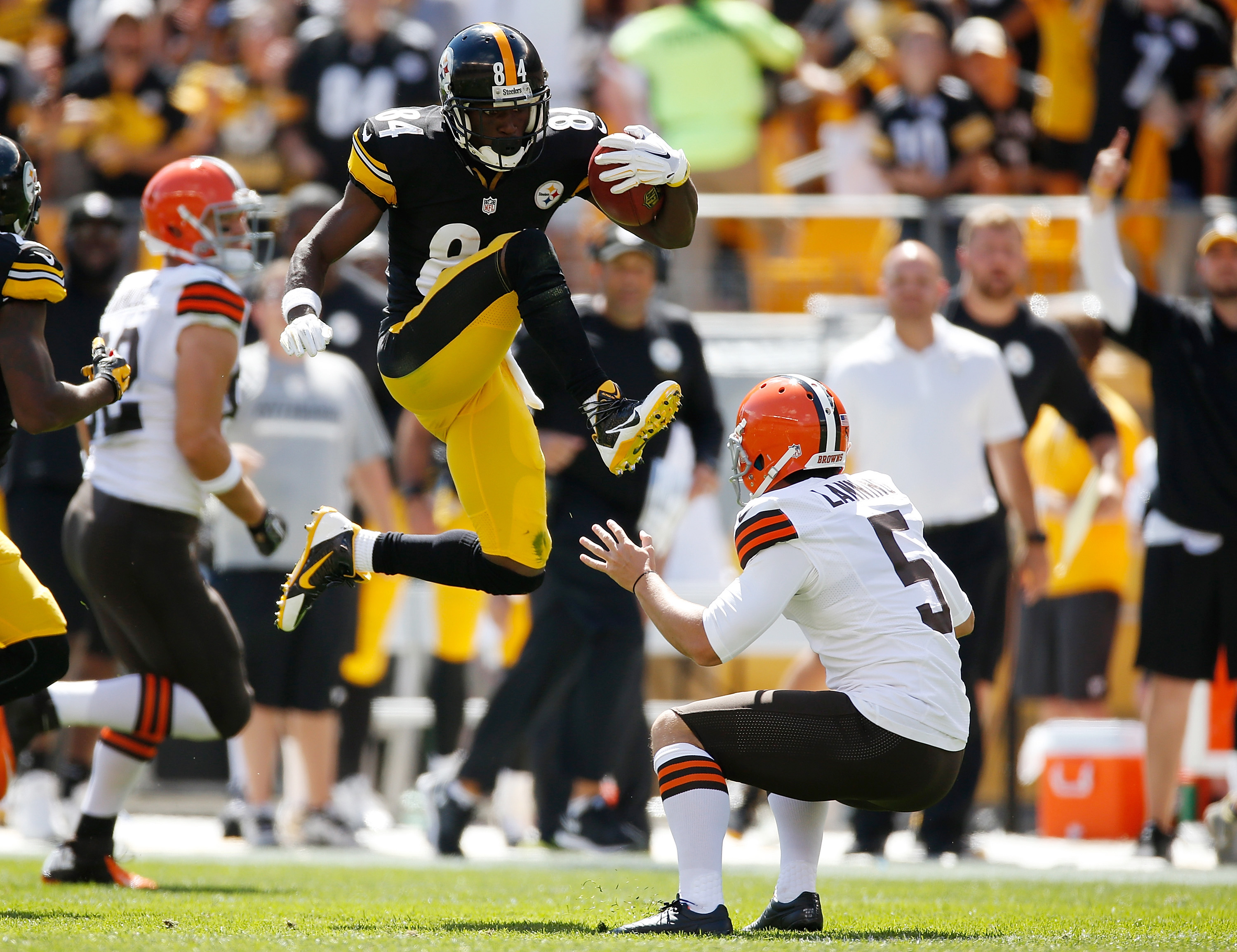 Cleveland Browns v Pittsburgh Steelers