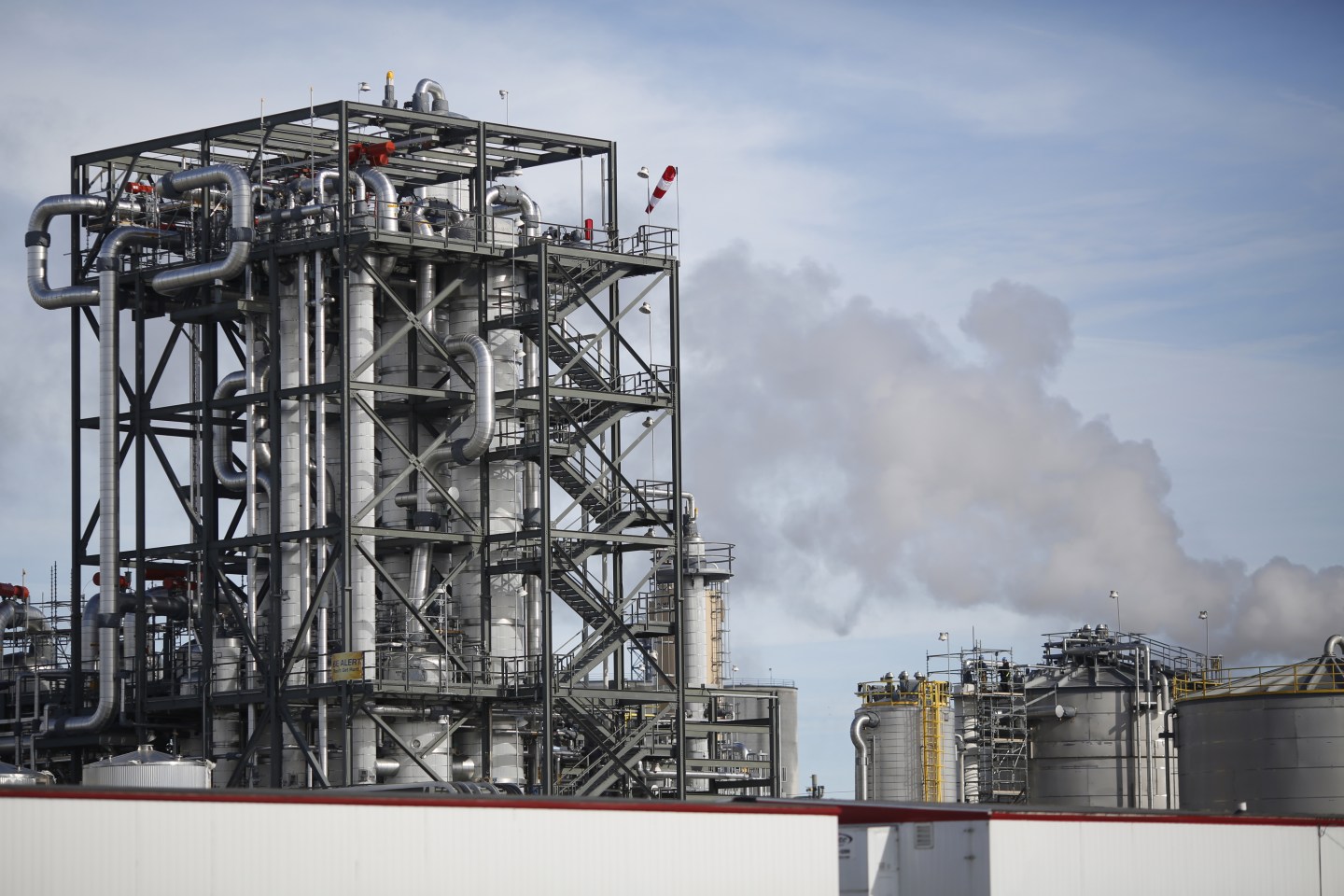 DuPont Will Pay $5.1 Million for Causing Teflon-Related Cancer