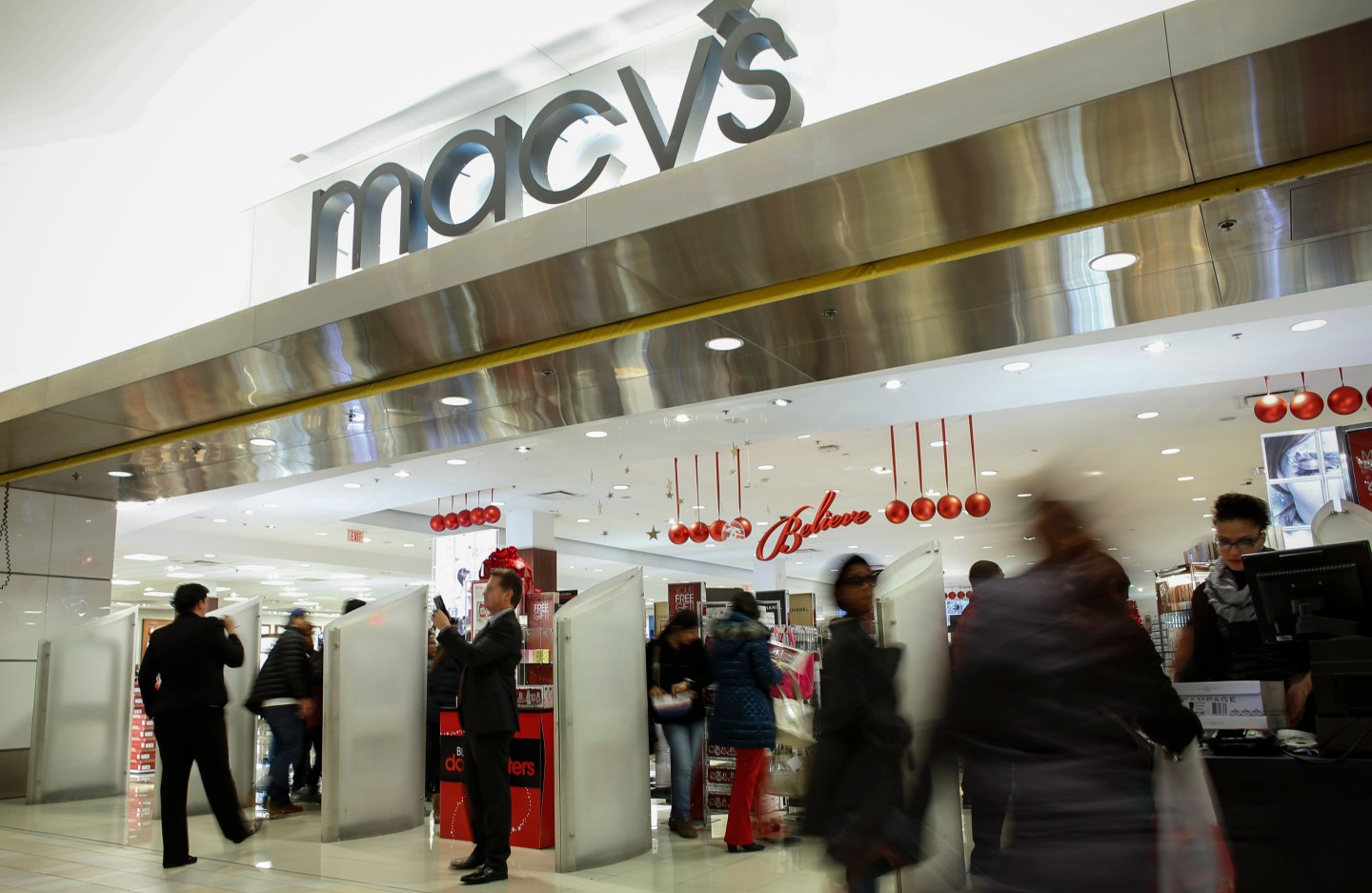 Black Friday Shopping Begins On Thanksgiving Evening