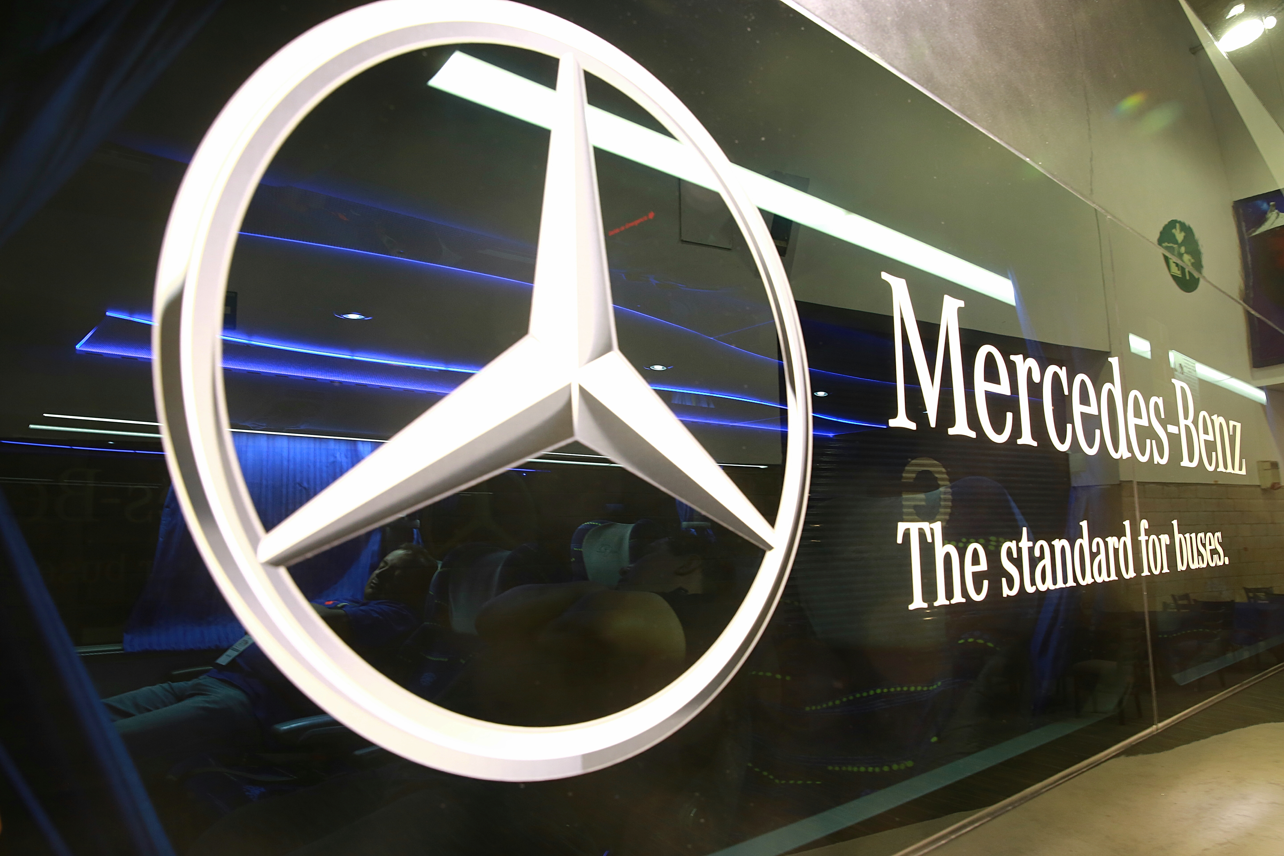 Daimler Fights Tighter Mexican Emission Controls as Smog Worsens