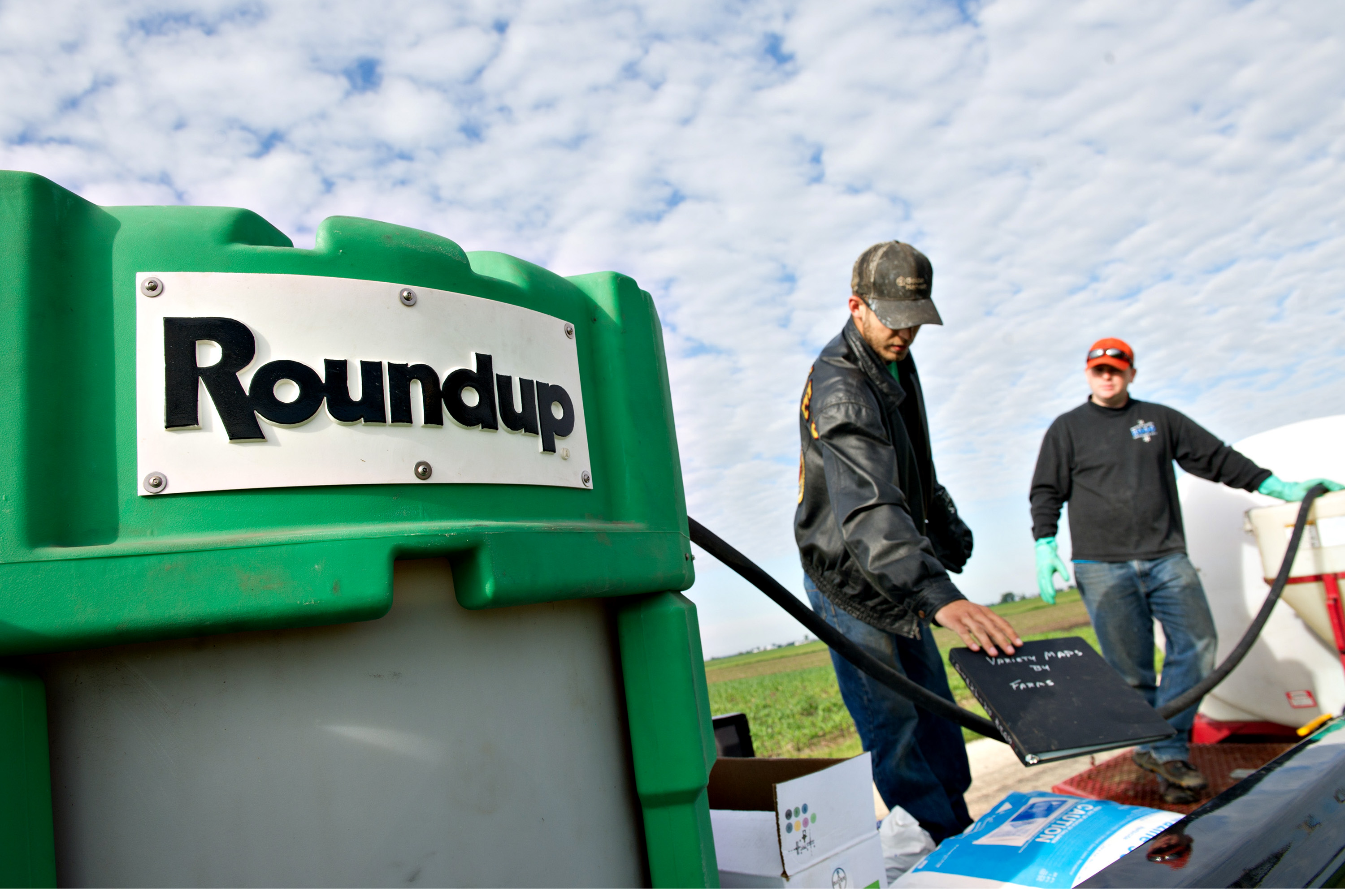 Corn, Soybeans Decline As Favorable Weather May Boost U.S. Crops