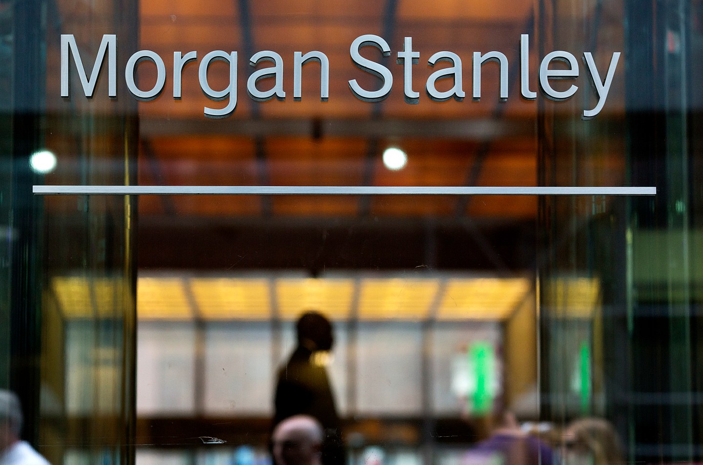 Morgan Stanley Misses Estimates as Trading Revenue Plunges