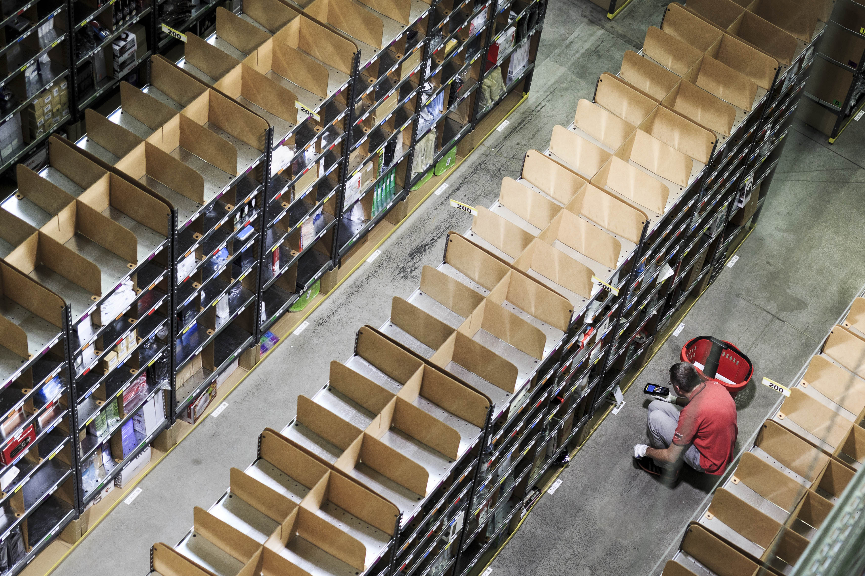 Amazon Mail Order Warehouse In Brieselang