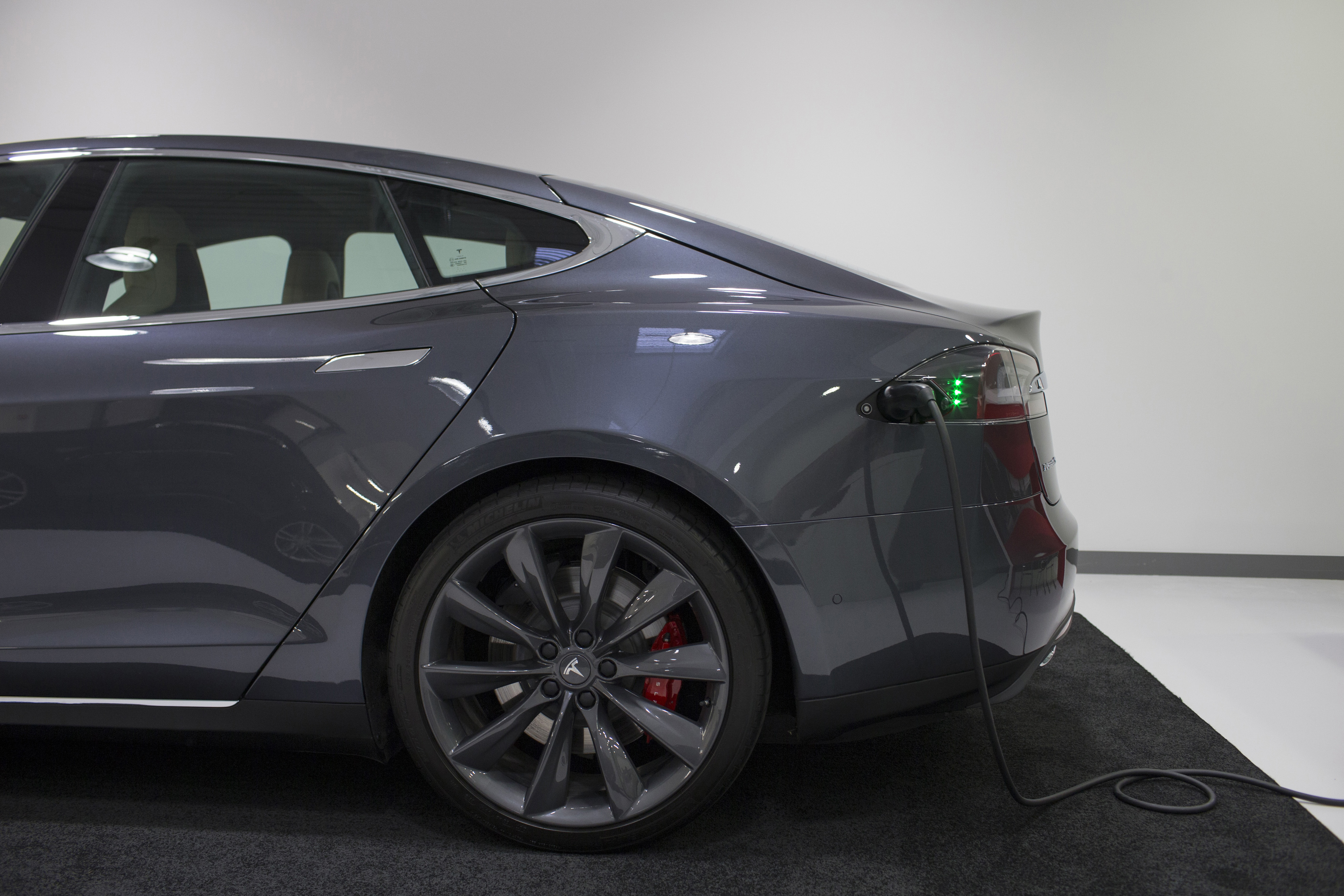 Inside A Tesla Motors Inc. Showroom As Electric Automaker Pushes For Positive Cash-flow