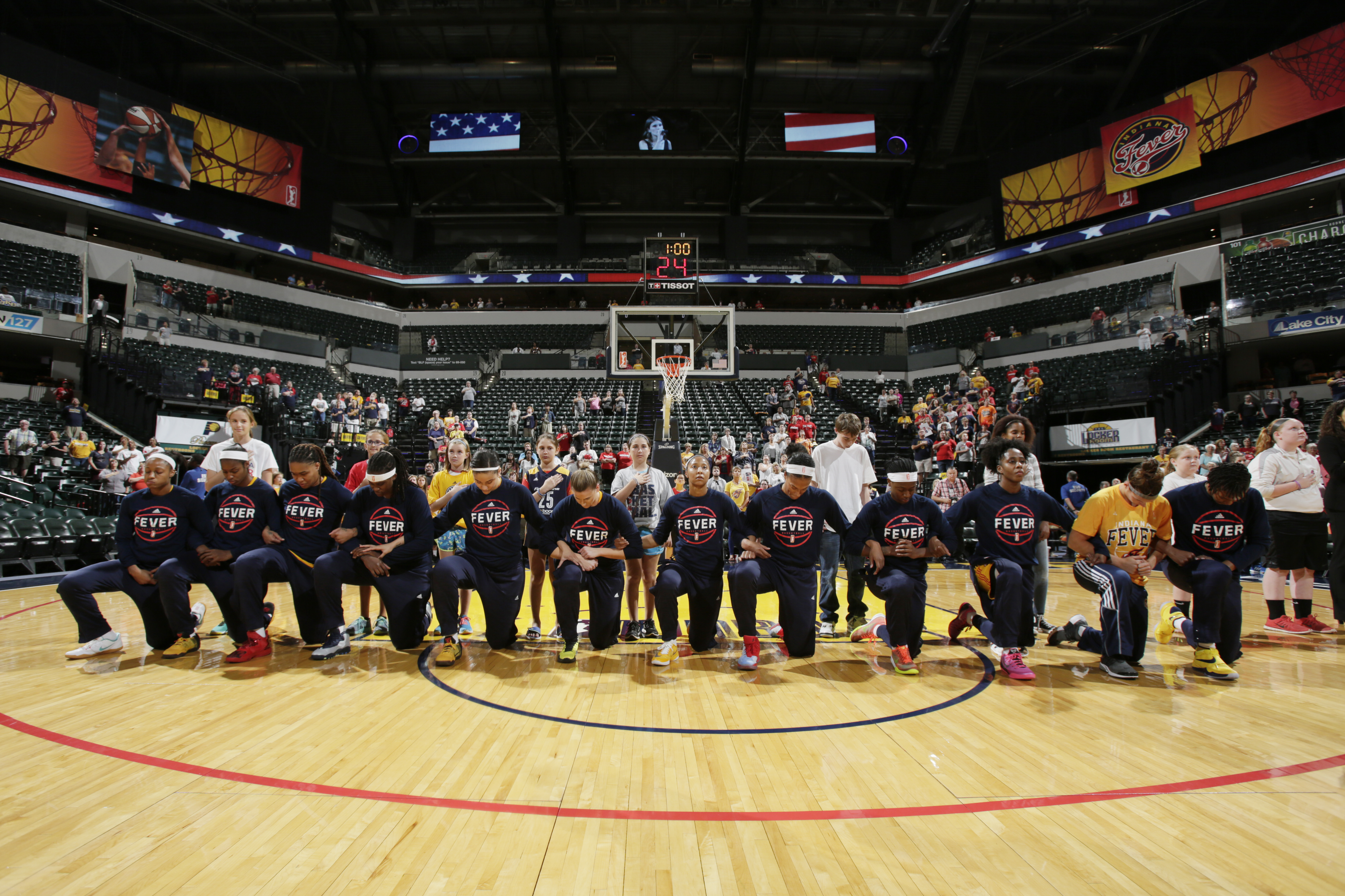 Phoenix Mercury v Indiana Fever