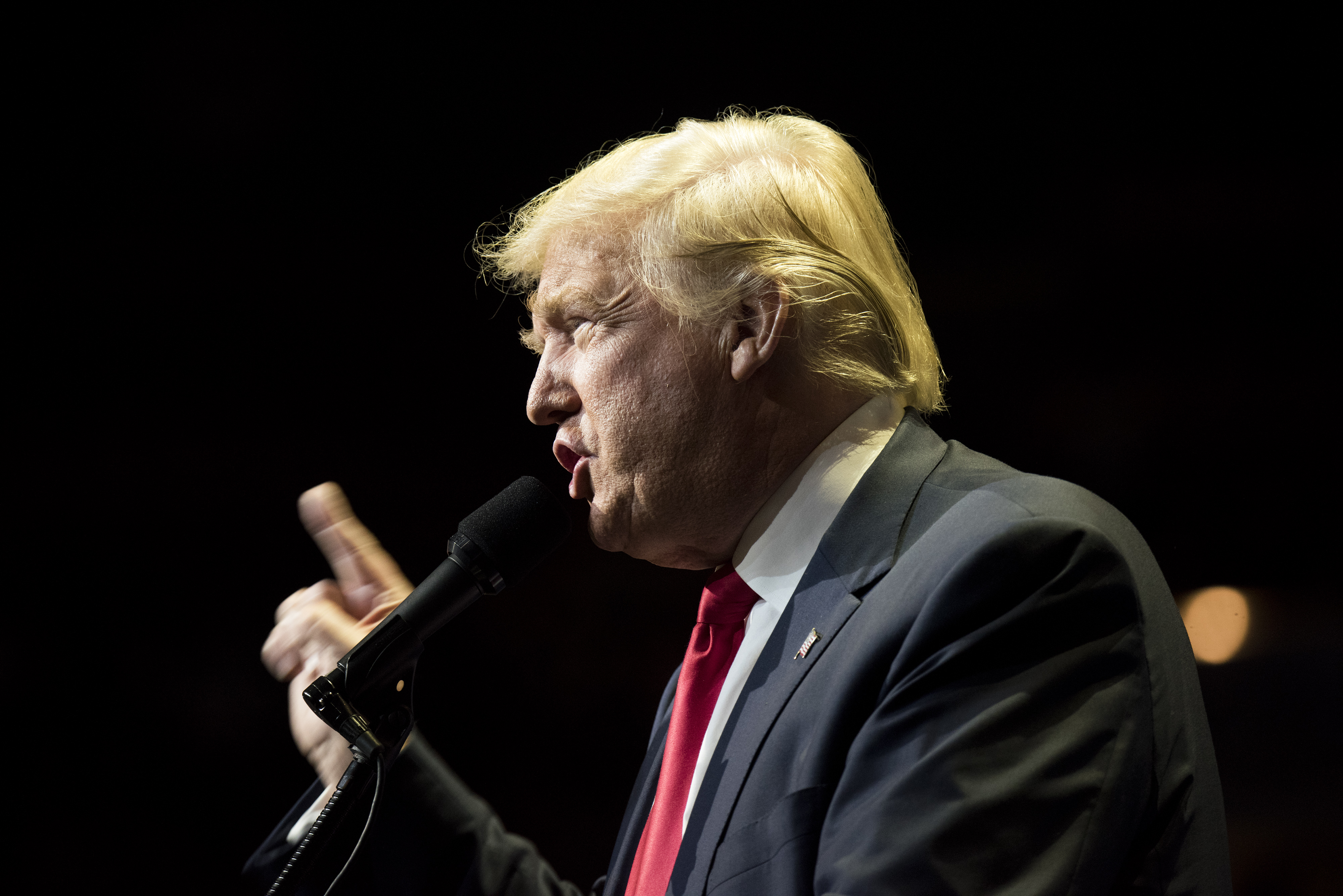 Republican Presidential Candidate Donald Trump Campaigns In Cincinnati