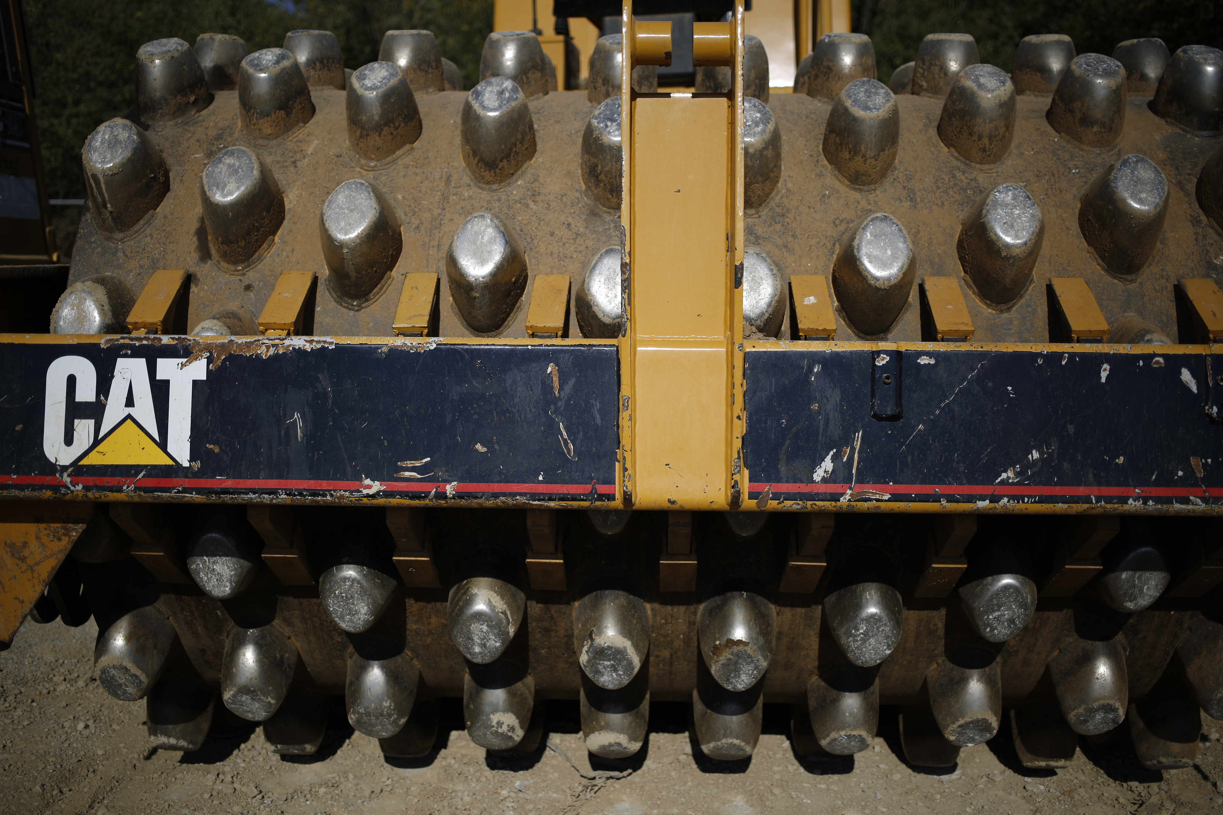 A Caterpillar Inc. Dealership Ahead Of Earnings Figures